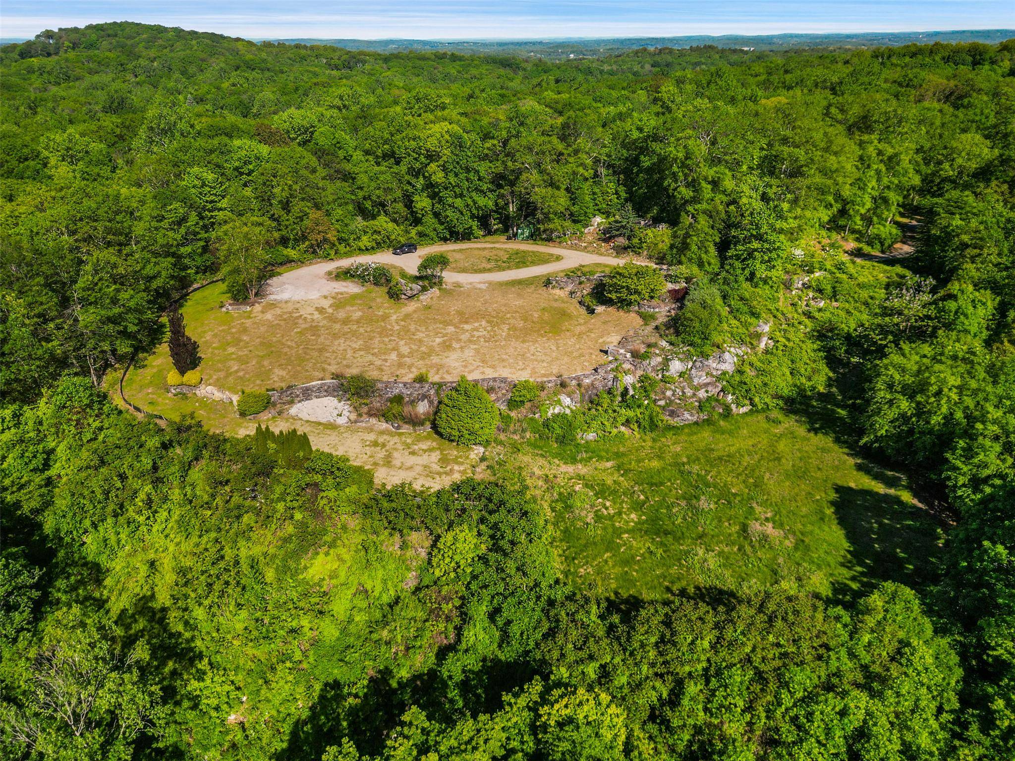 Katonah, NY 10536,371-383 Pea Pond RD