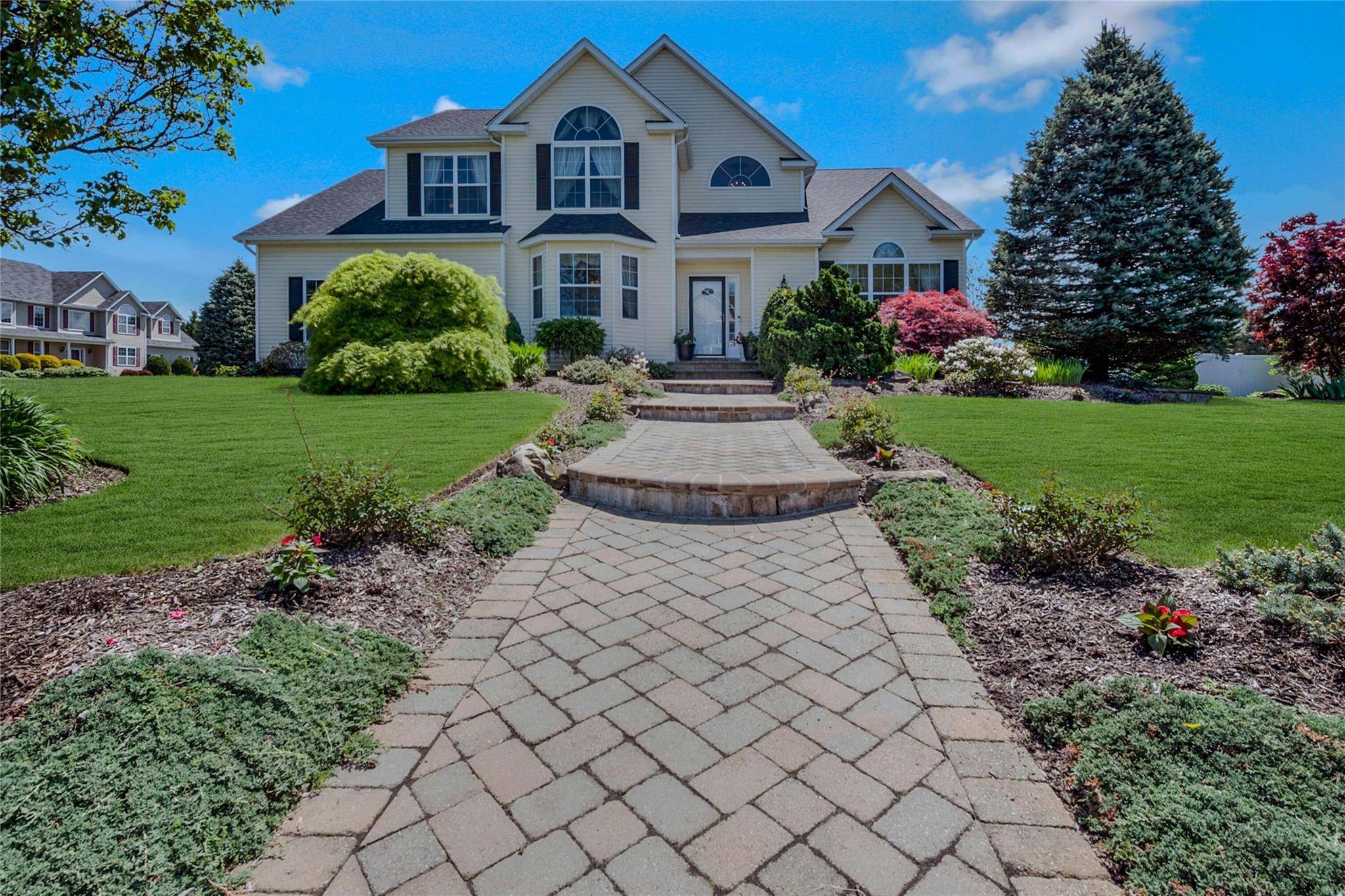 Shoreham, NY 11786,2 Upton CT