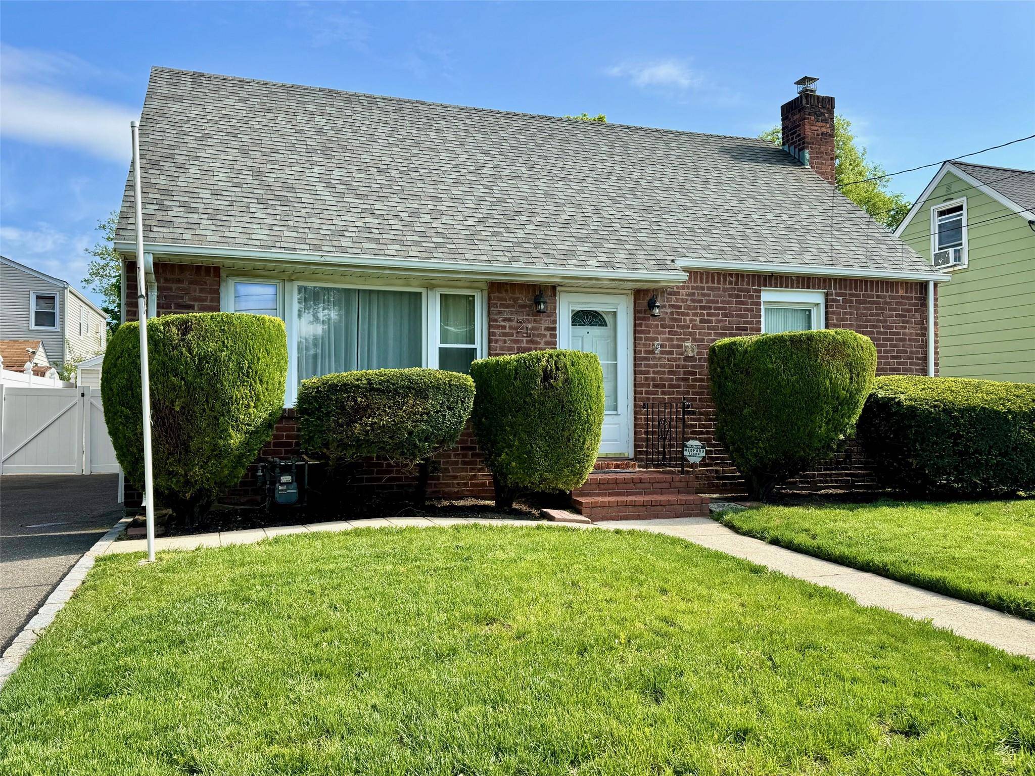 Hempstead, NY 11550,211 E Marshall ST
