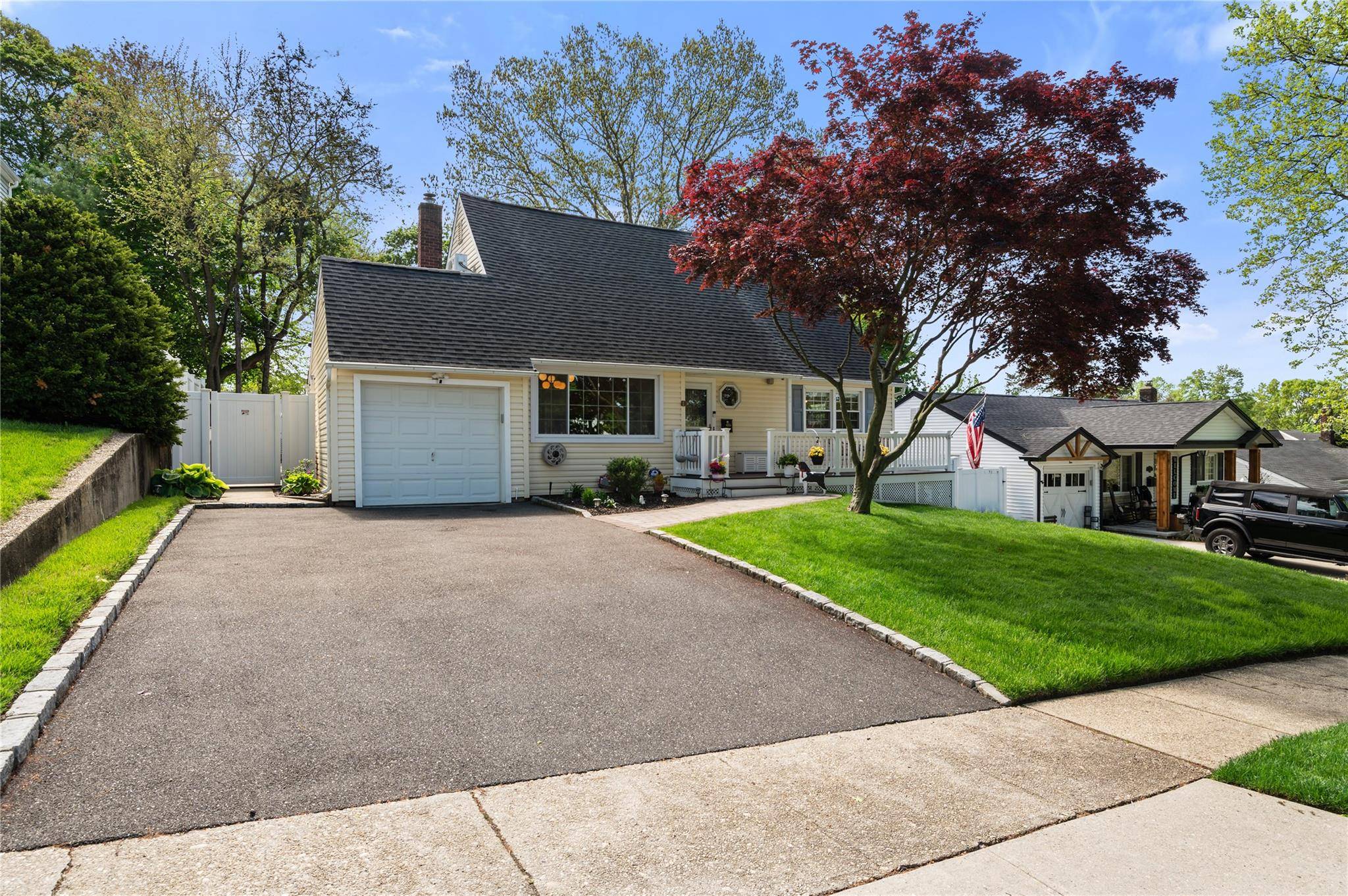 Farmingdale, NY 11735,1 Paine