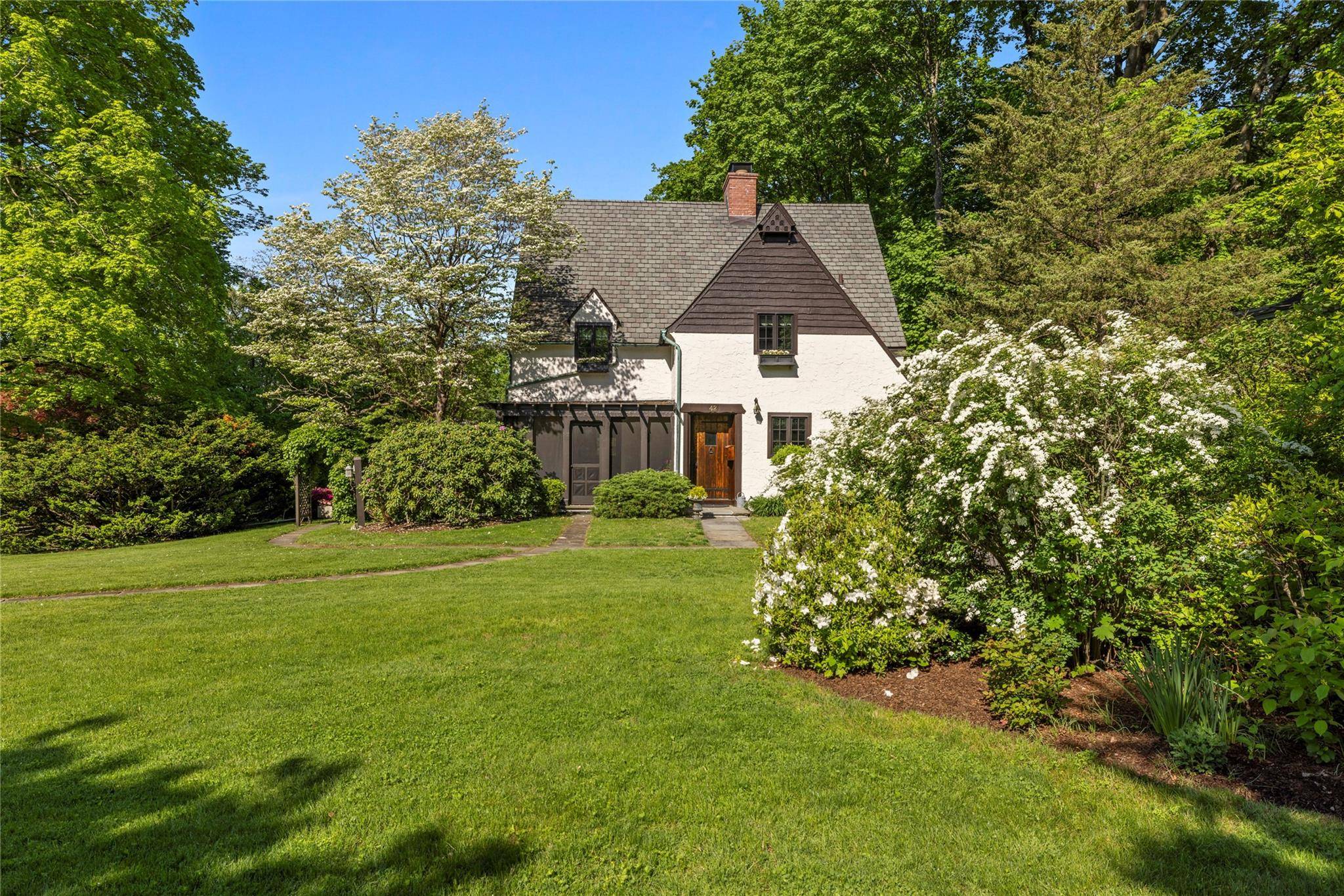 Mount Kisco, NY 10549,42 Croton AVE
