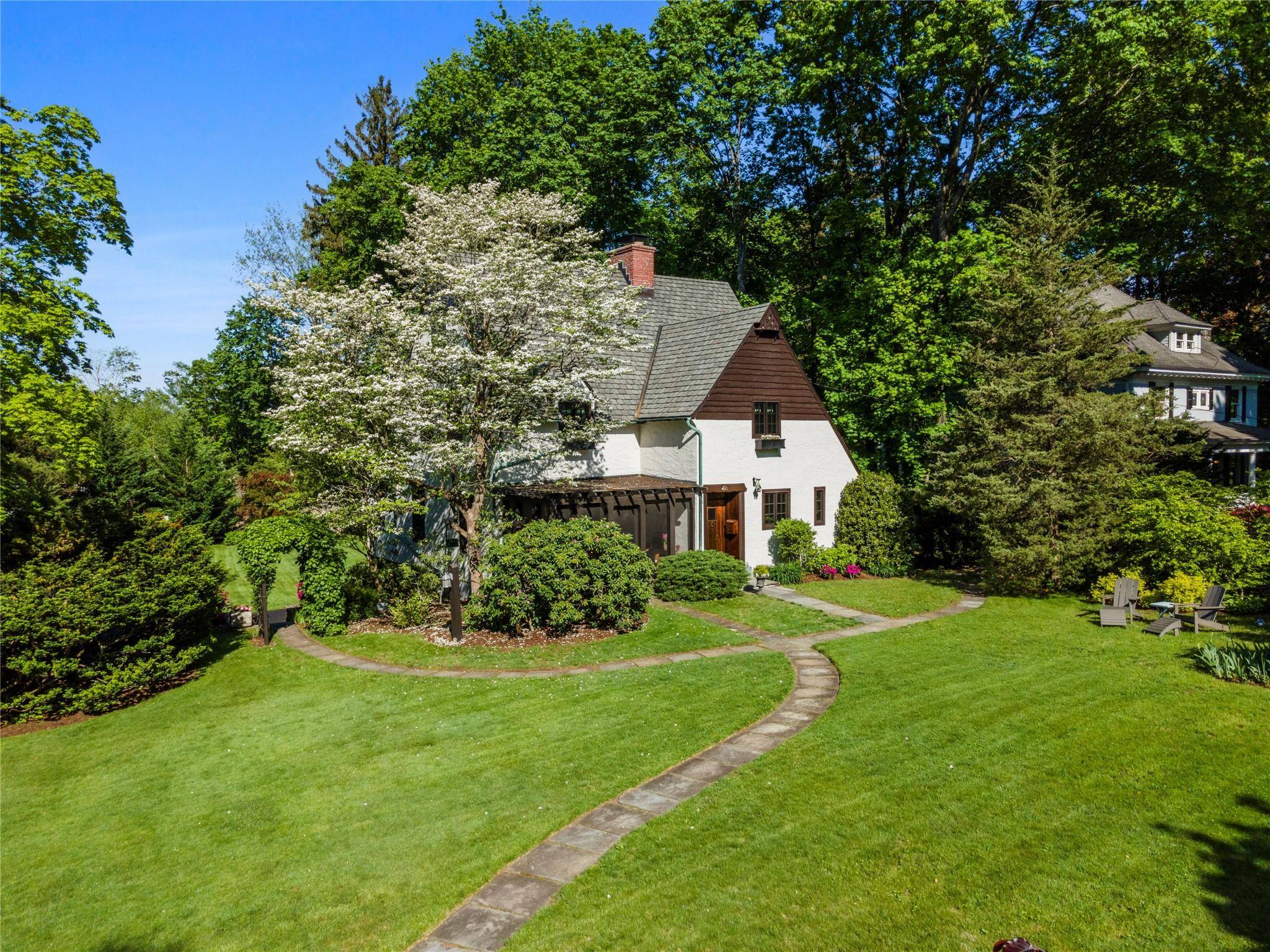 Mount Kisco, NY 10549,42 Croton AVE