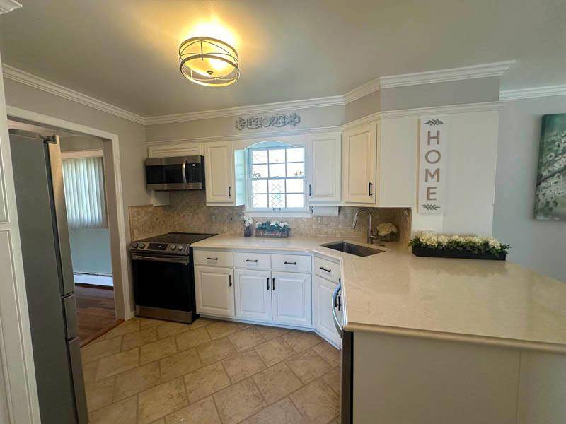 North Bellmore, NY 11710,899 East Meadow AVE