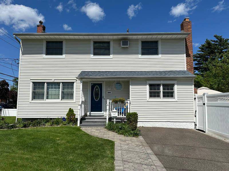 North Bellmore, NY 11710,899 East Meadow AVE