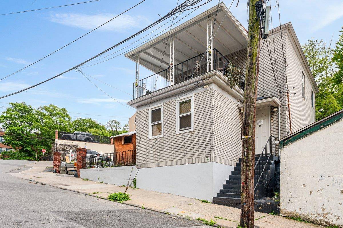 Yonkers, NY 10701,31 Thurman ST