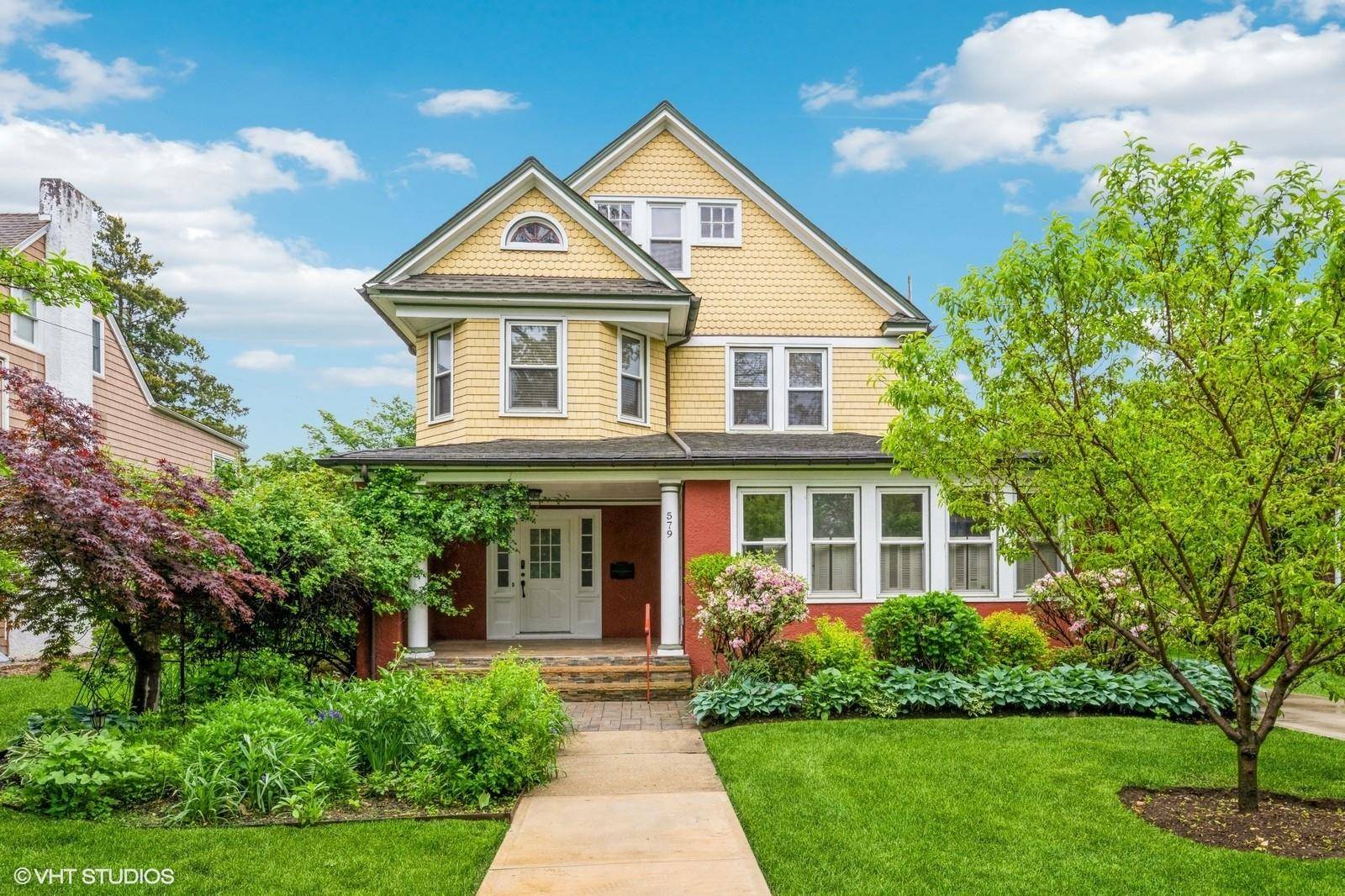 Cedarhurst, NY 11516,579 Park AVE