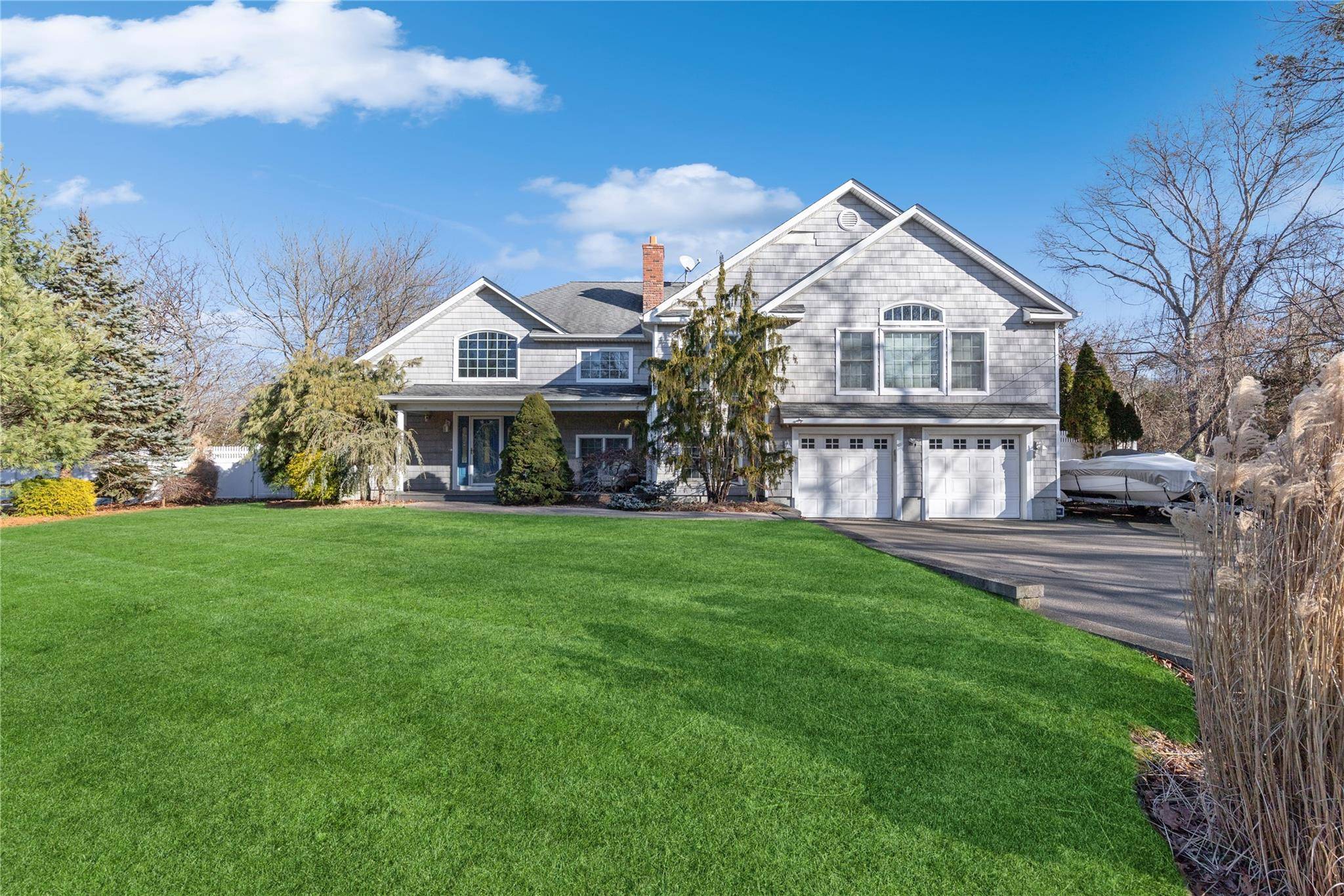 Hampton Bays, NY 11946,14 Wakefield RD