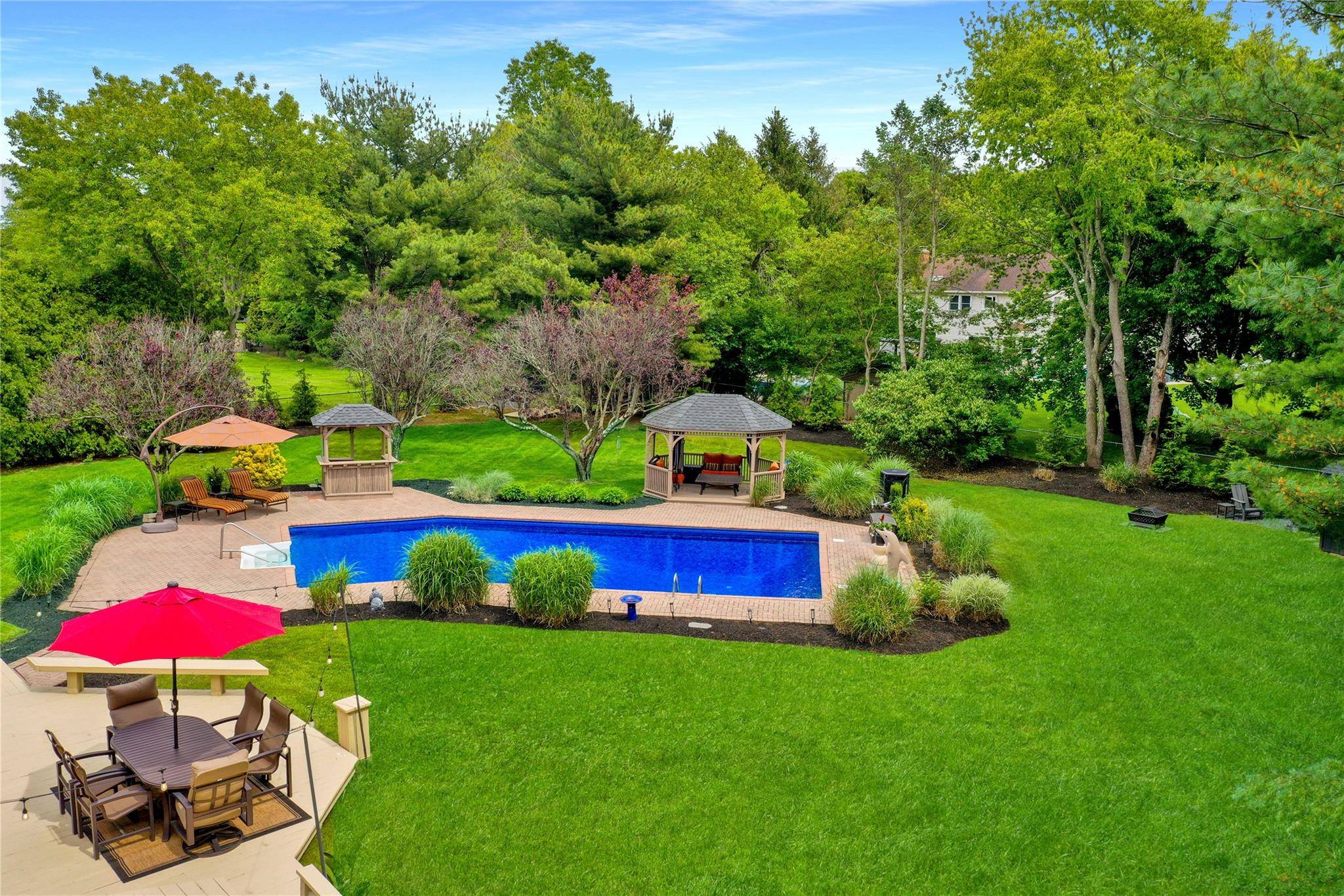 Mount Sinai, NY 11766,4 Hatteras CT