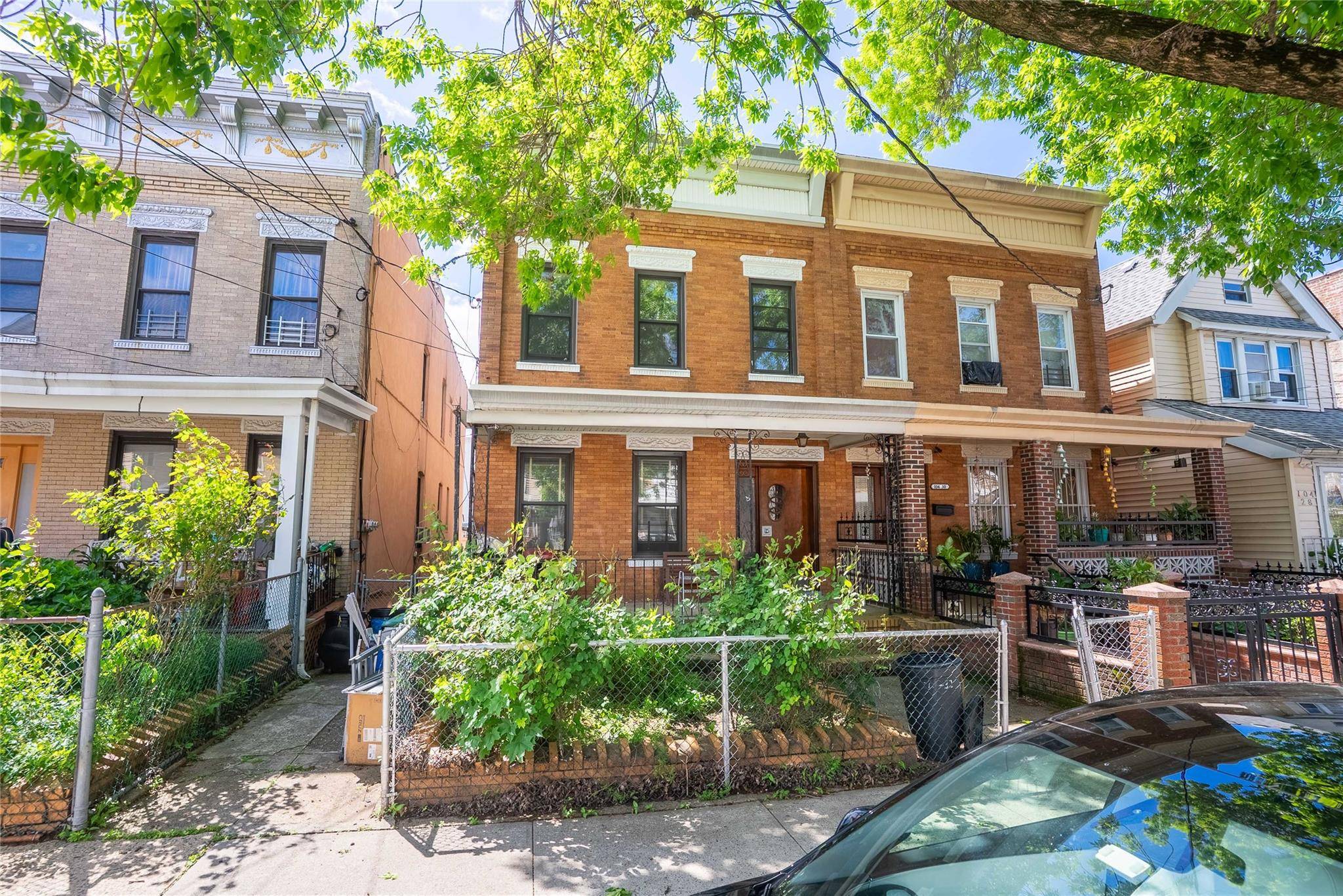 Richmond Hill, NY 11418,104-32 88th AVE