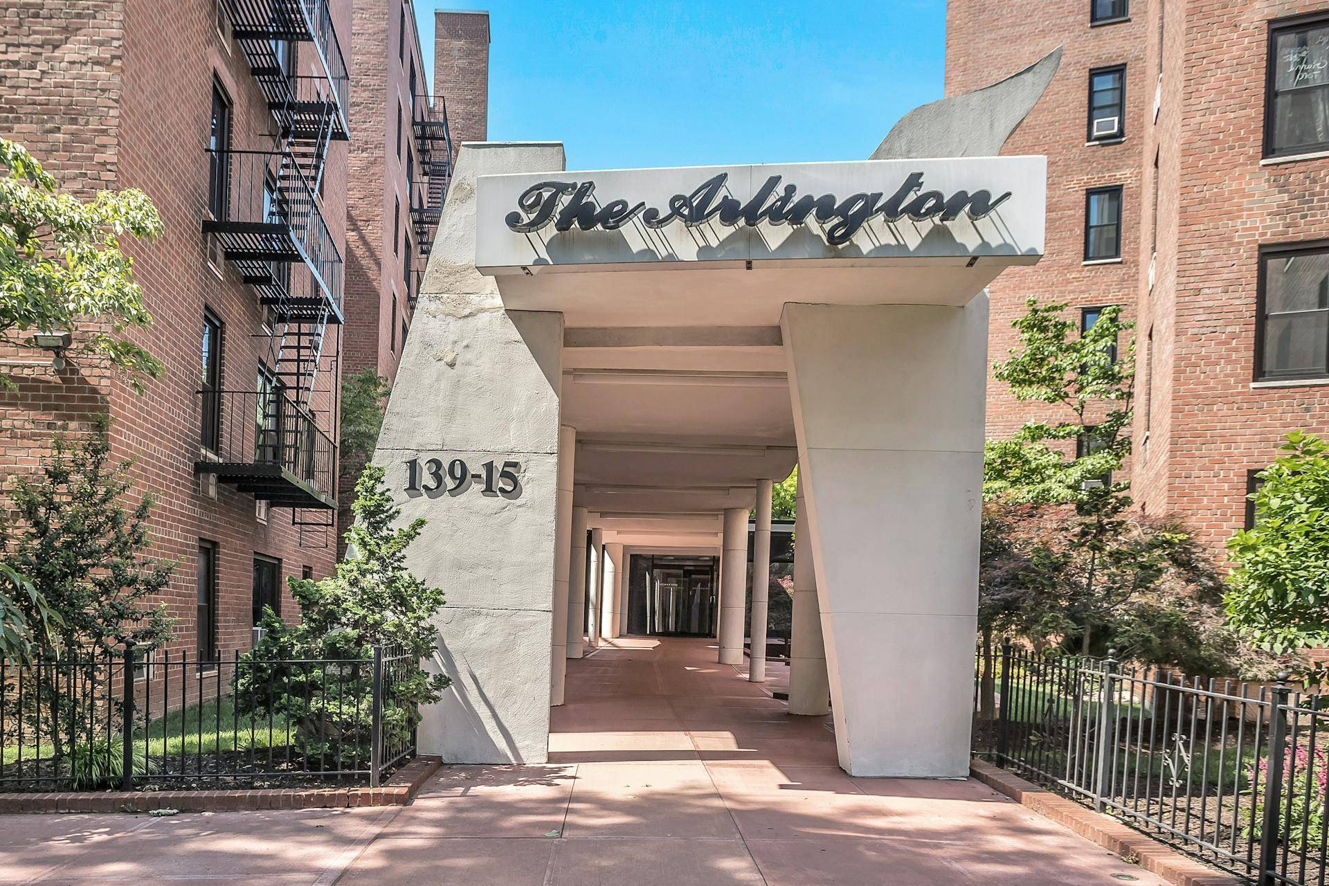 Briarwood, NY 11435,139-15 83 AVE #433