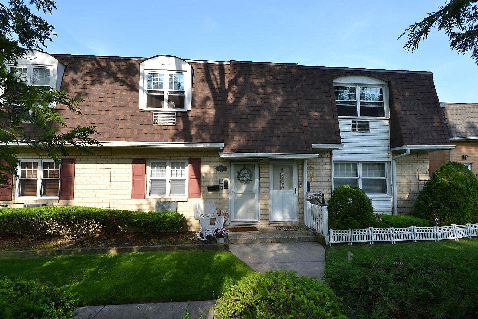 Holtsville, NY 11742,10 Glen Hollow DR #C55