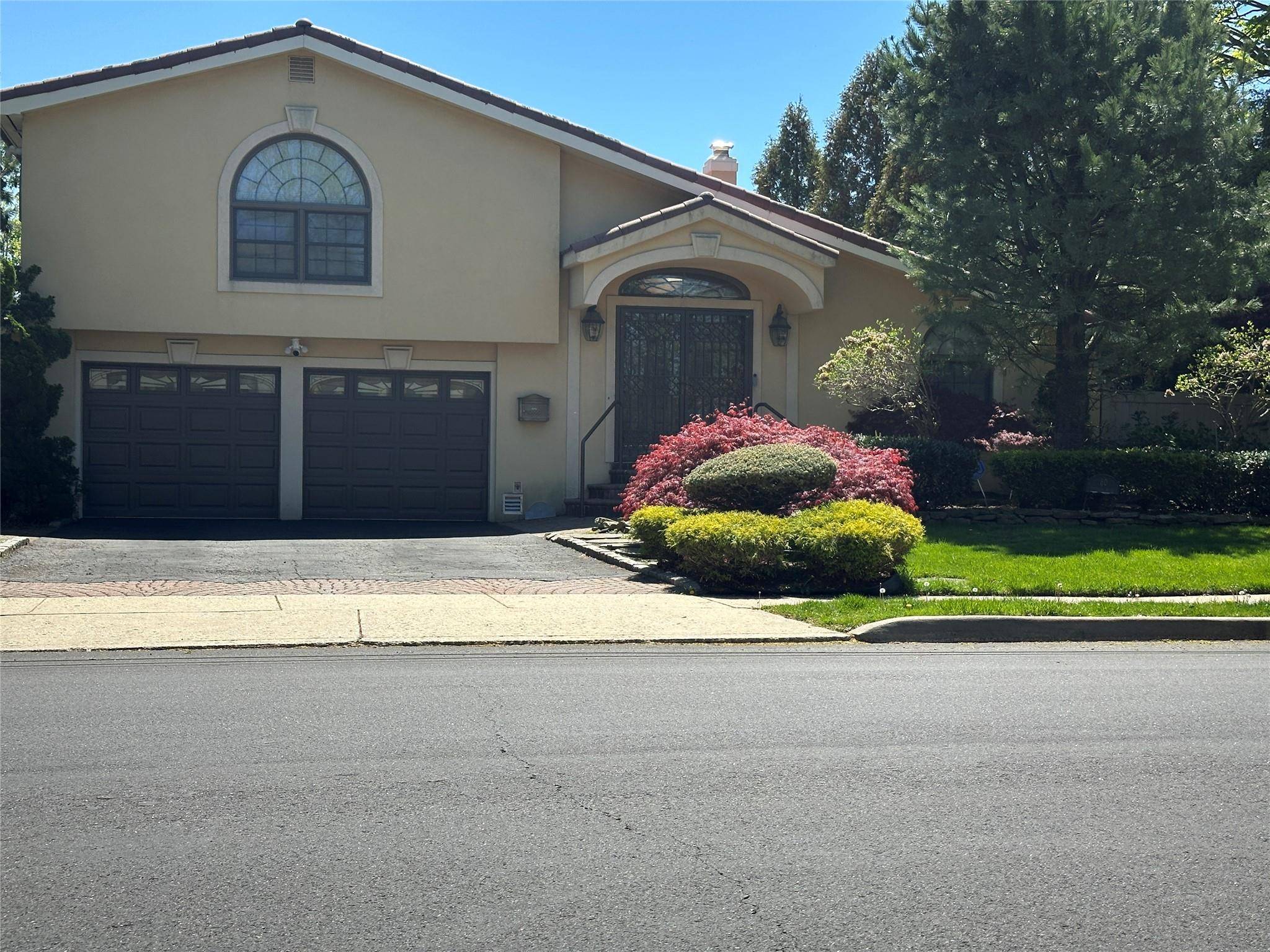 Jericho, NY 11753,60 Parkside DR