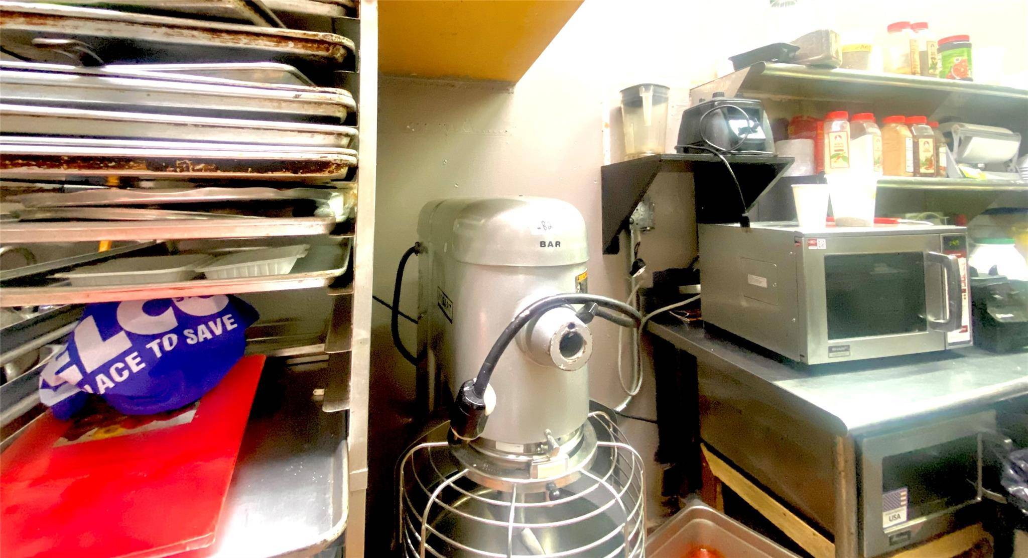 Jackson Heights, NY 11372,40-06 83rd Street