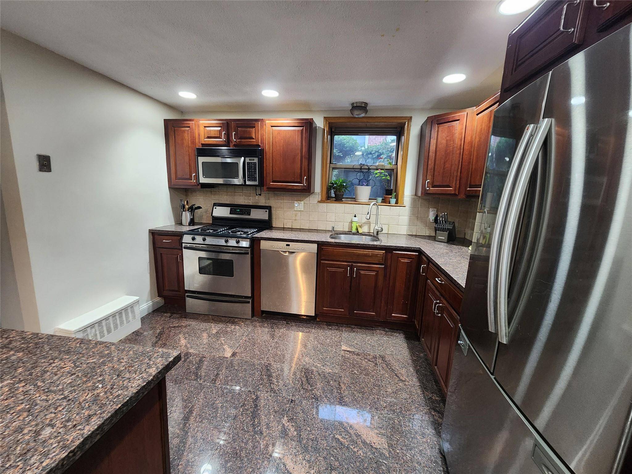 White Plains, NY 10603,79 N Broadway #H