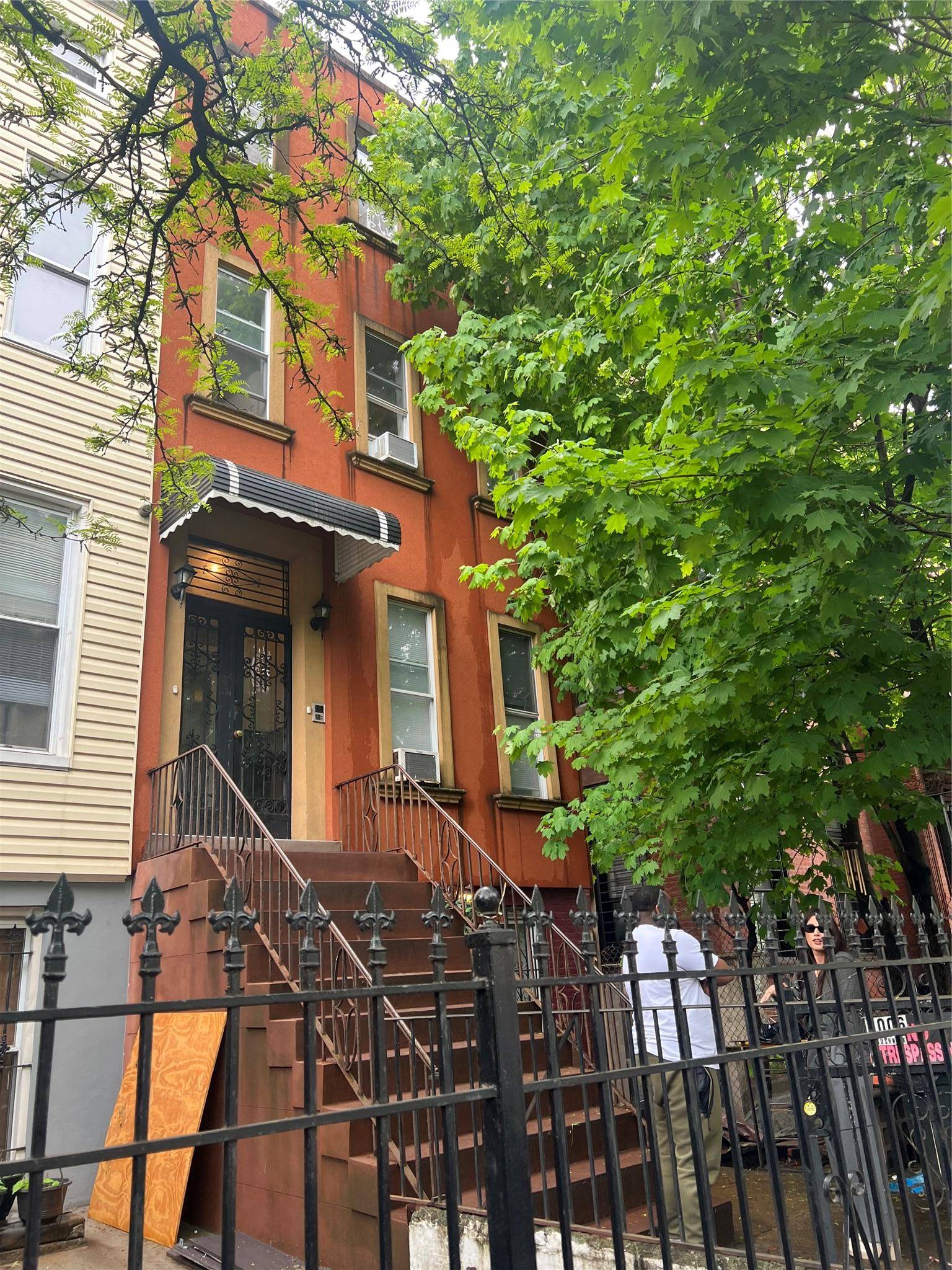 Brooklyn, NY 11221,1006 Bushwick AVE