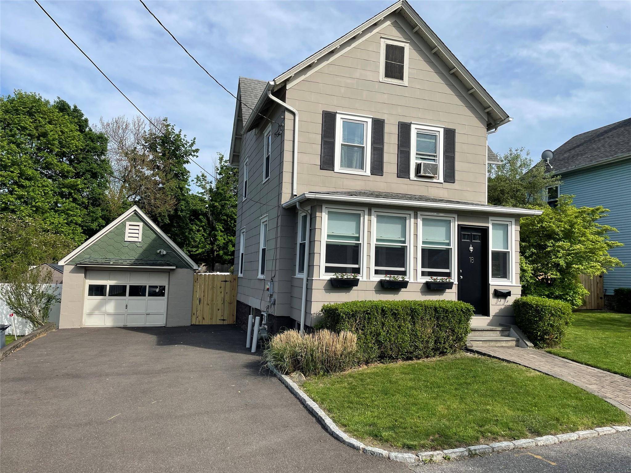 Cornwall On Hudson, NY 12520,18 Wood AVE