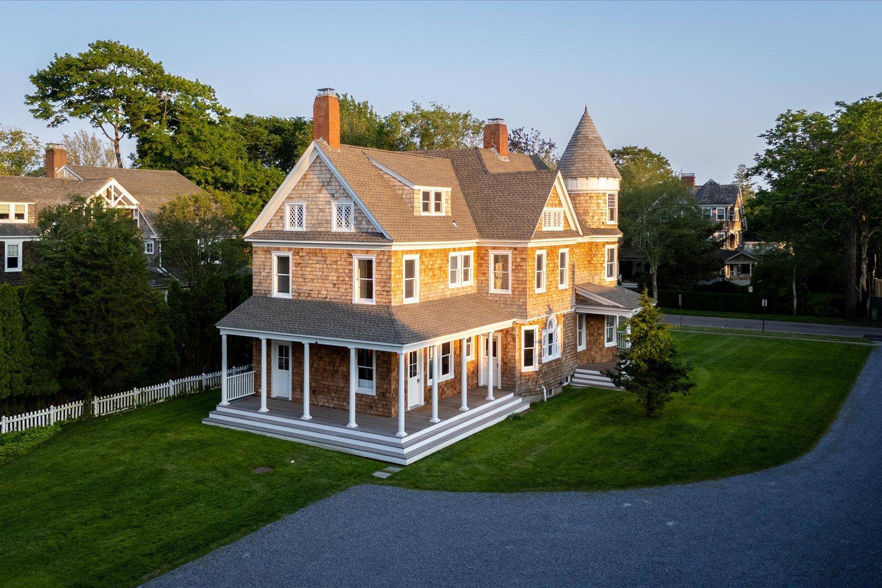 East Hampton, NY 11937,30 Huntting LN
