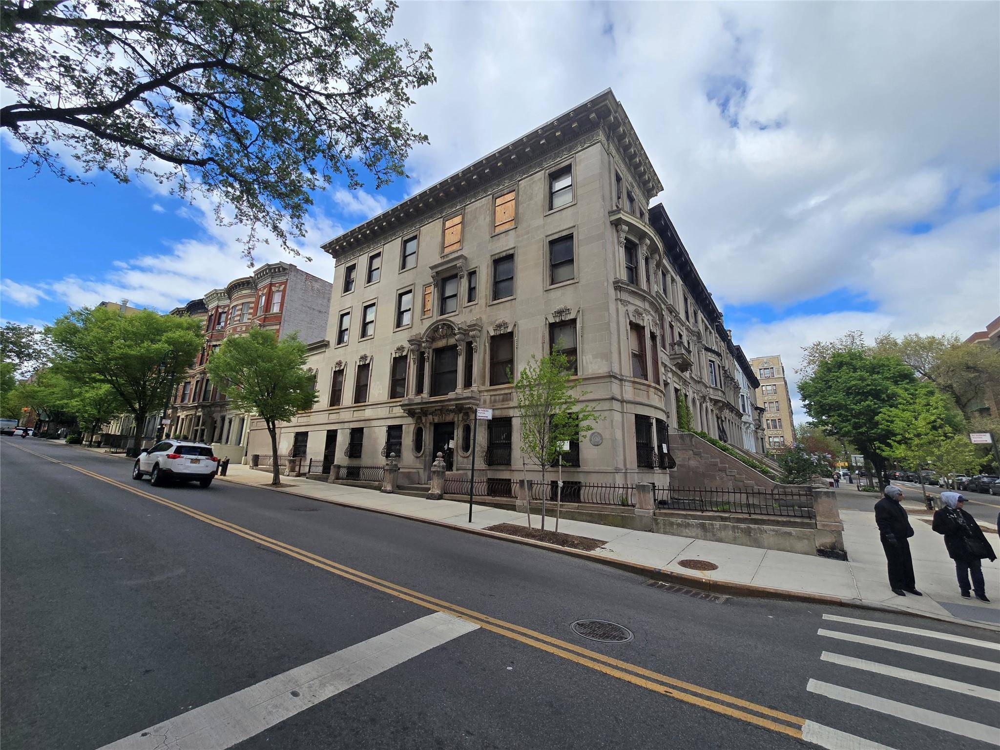 New York (manhattan), NY 10031,280 Convent AVE