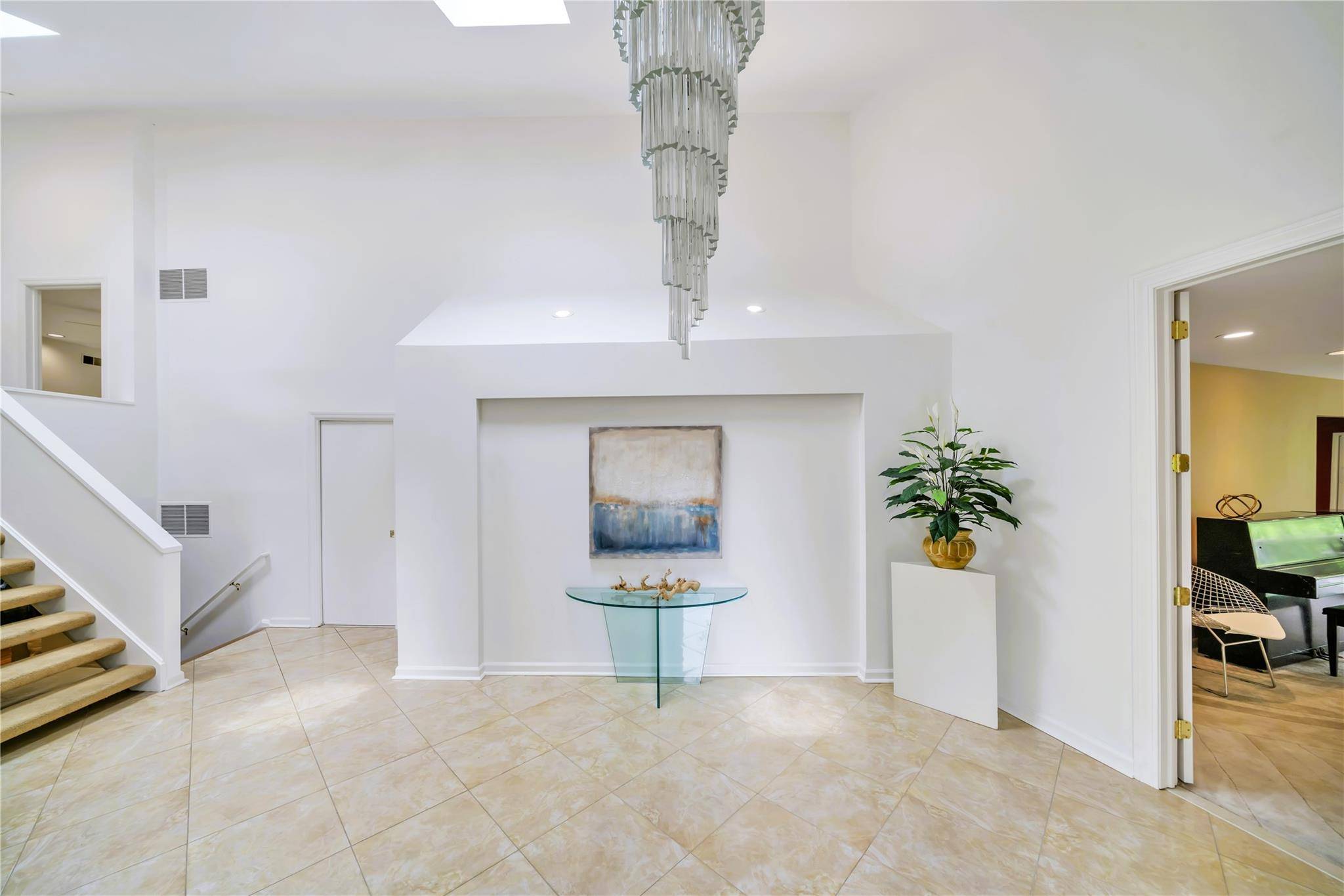 Mamaroneck, NY 10543,4 Bobby Close