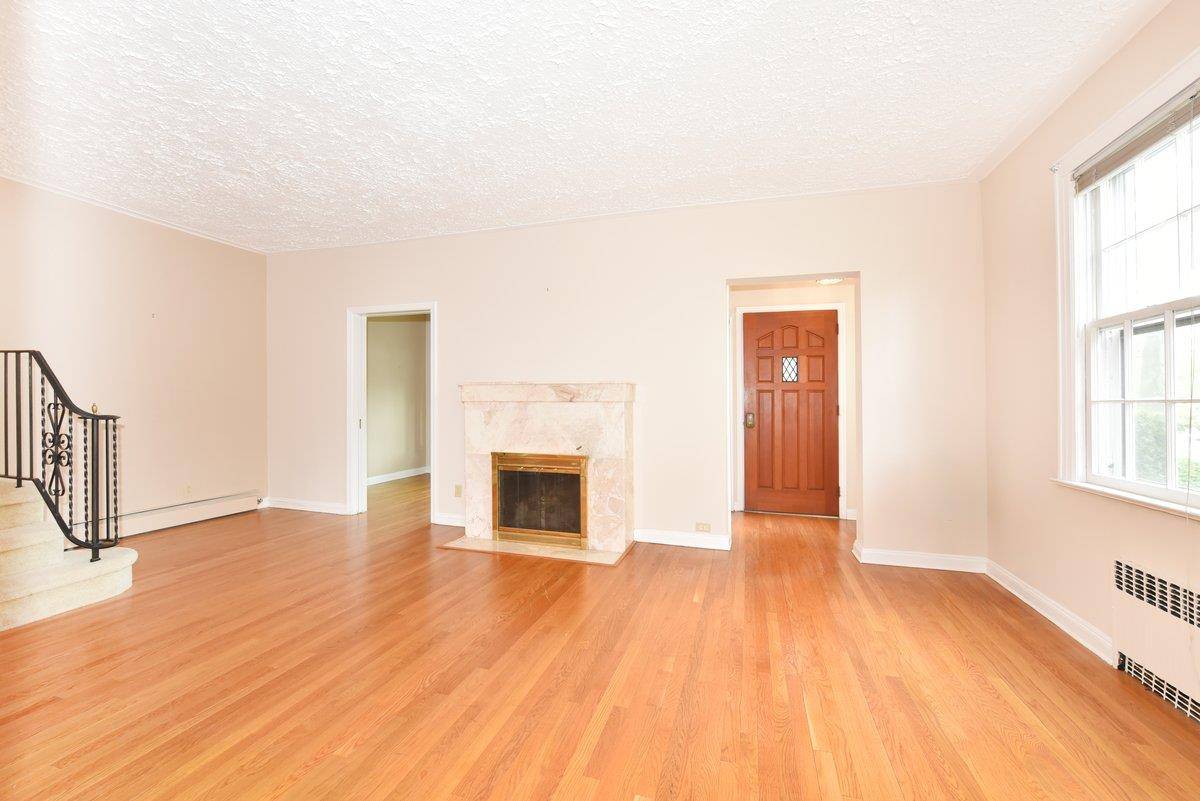 Williston Park, NY 11596,6 York PL