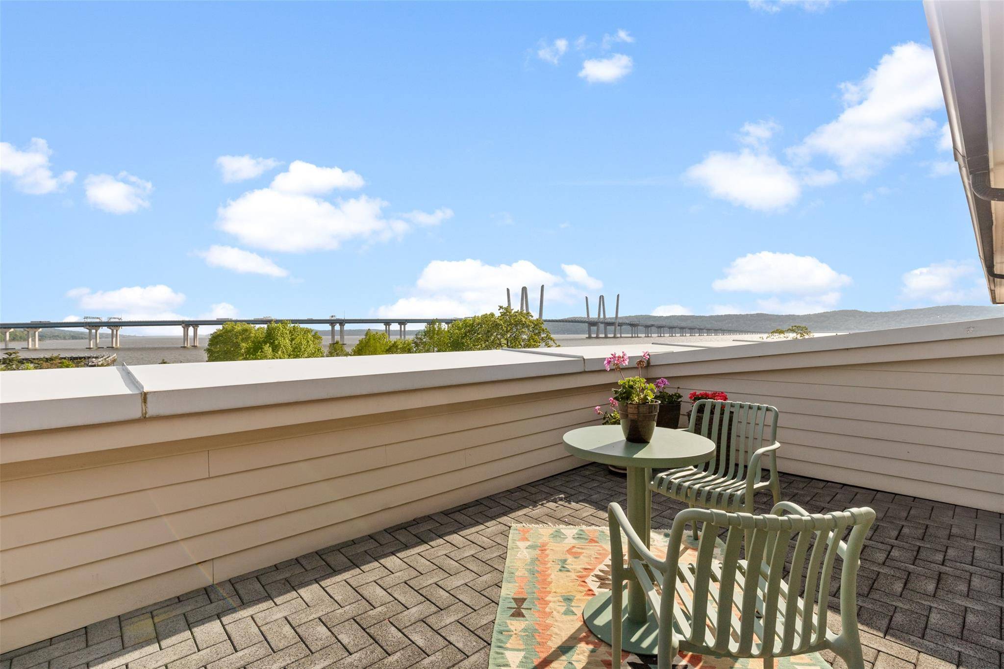 Tarrytown, NY 10591,153 W Main ST