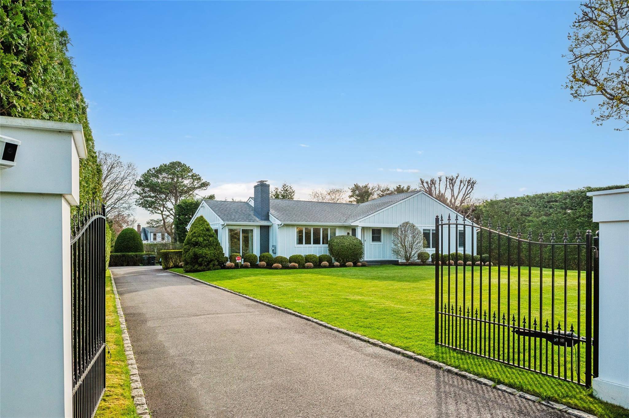 Southampton, NY 11968,75 Saint Andrews RD