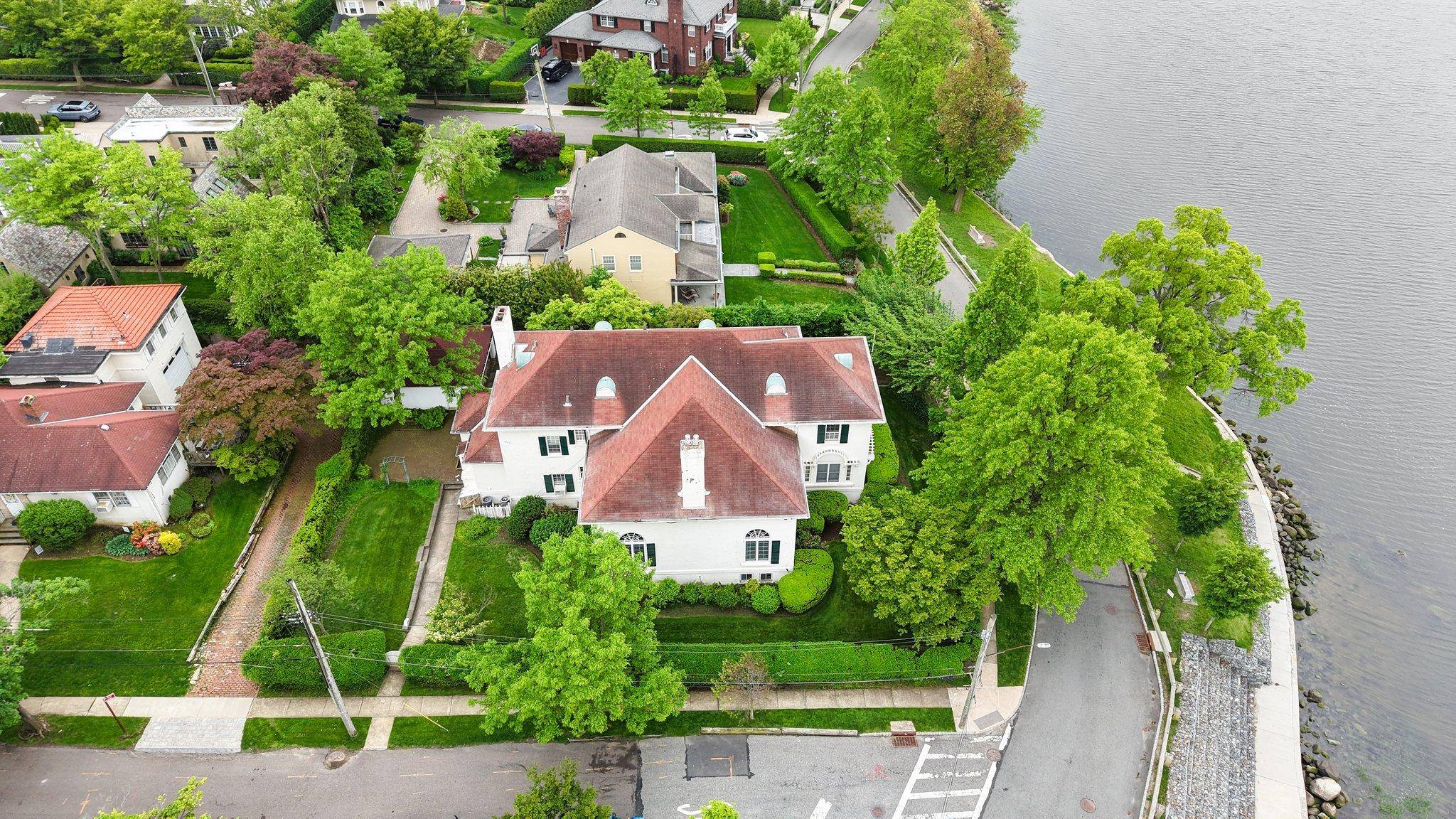 Douglaston, NY 11363,10-08 Shore RD