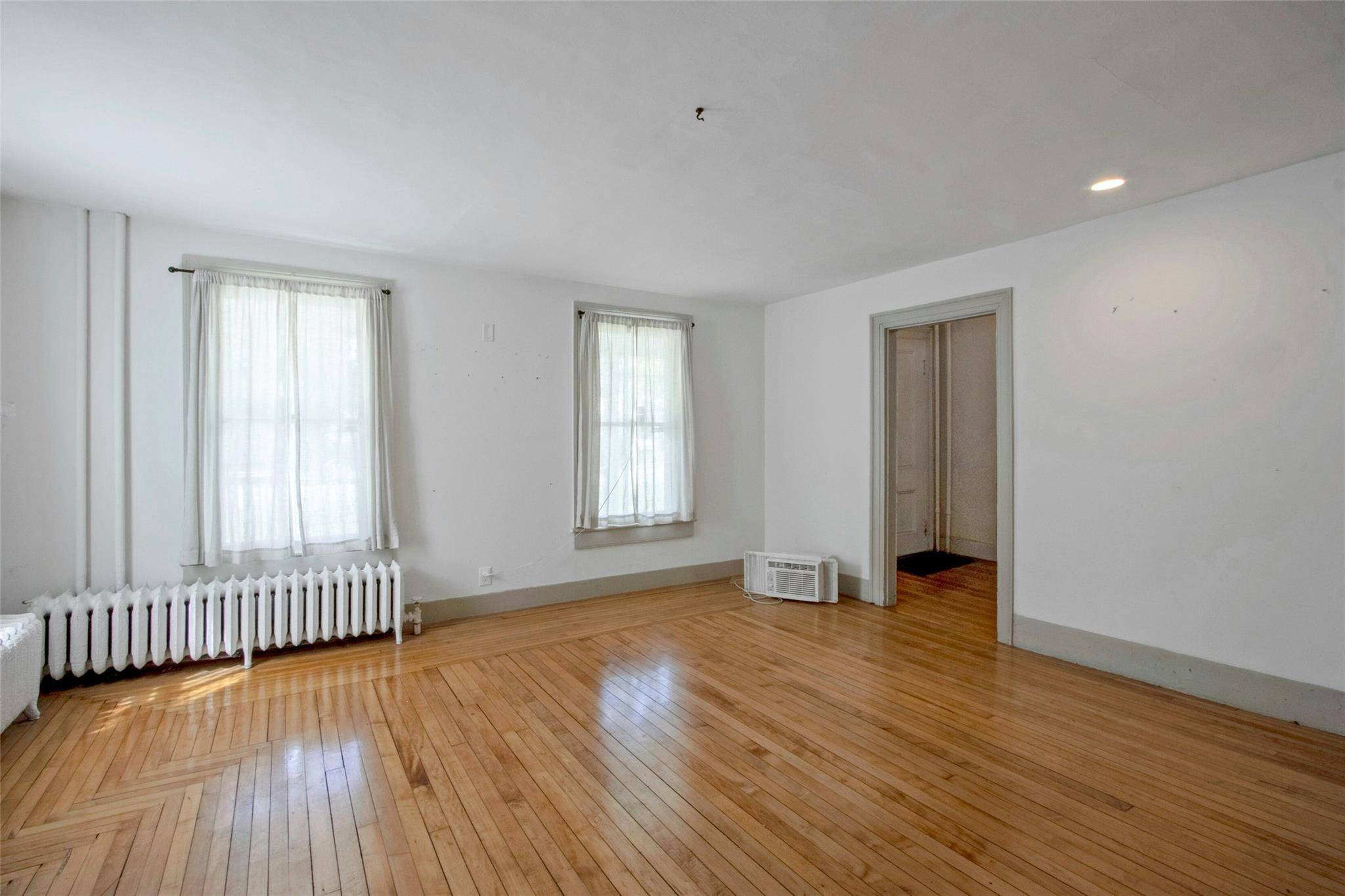 Washingtonville, NY 10992,59 E Main ST