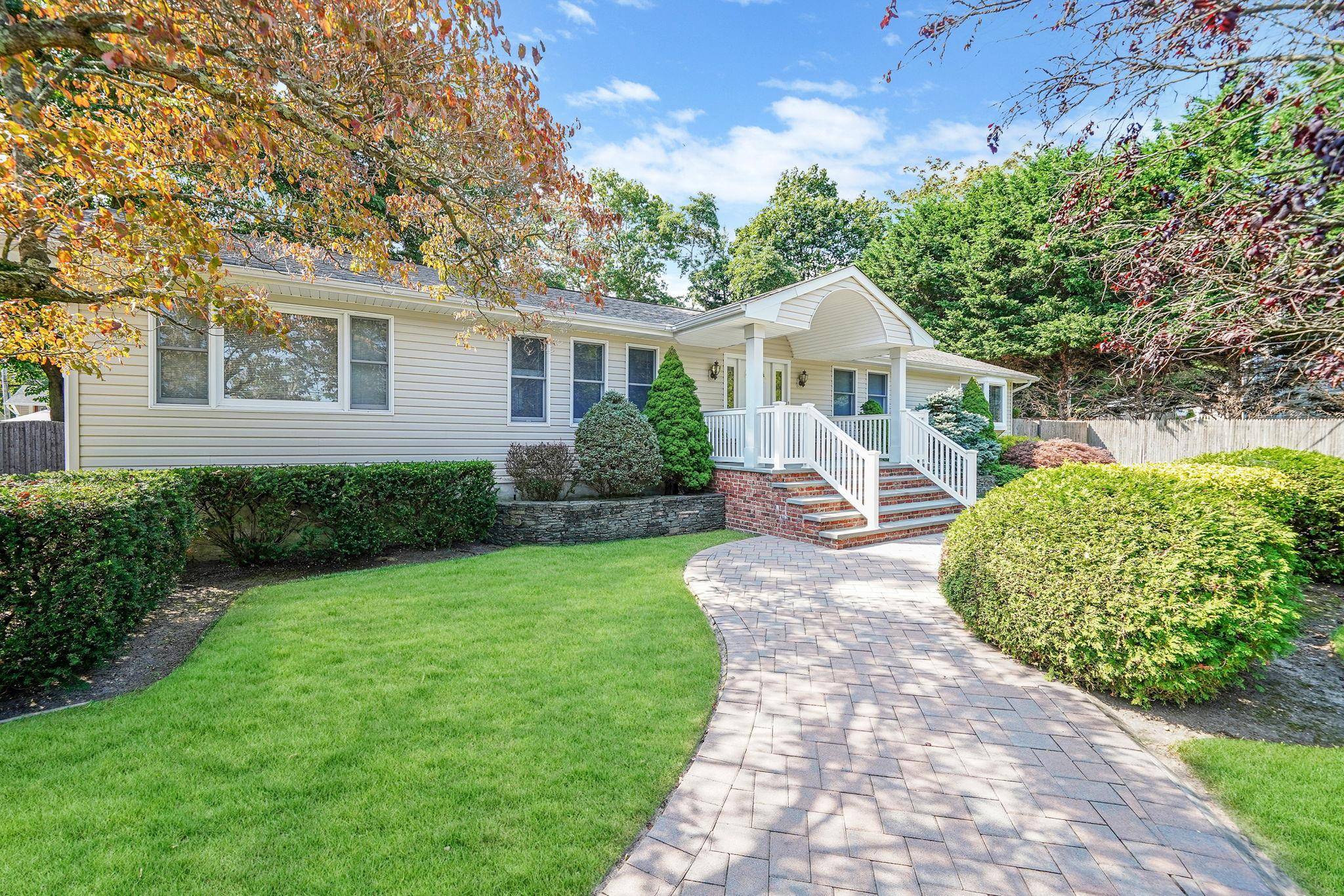 Farmingville, NY 11738,40 Raymond AVE