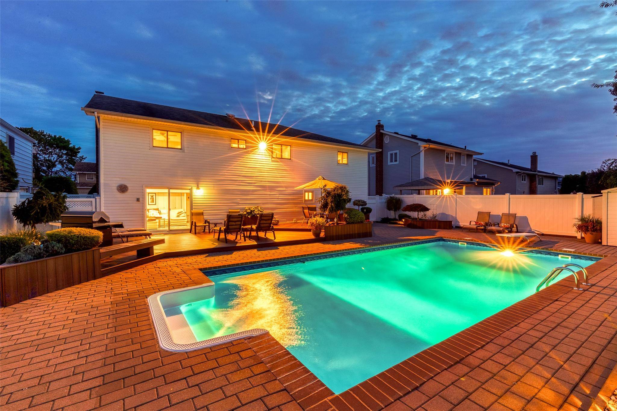 Wantagh, NY 11793,2957 Hampton CT