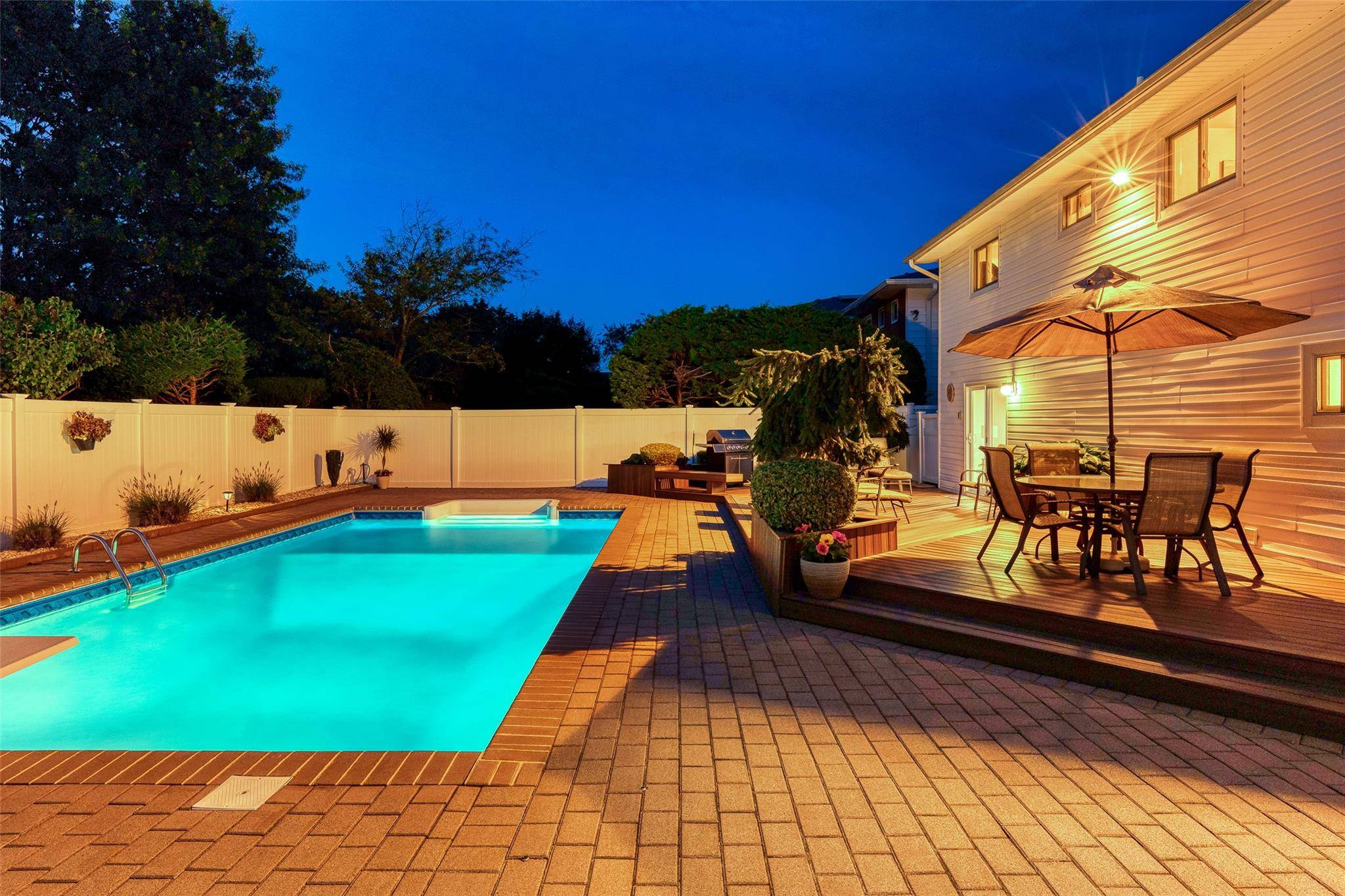 Wantagh, NY 11793,2957 Hampton CT