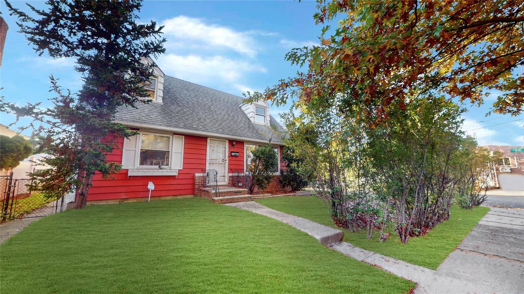 Whitestone, NY 11357,706 Leggett PL