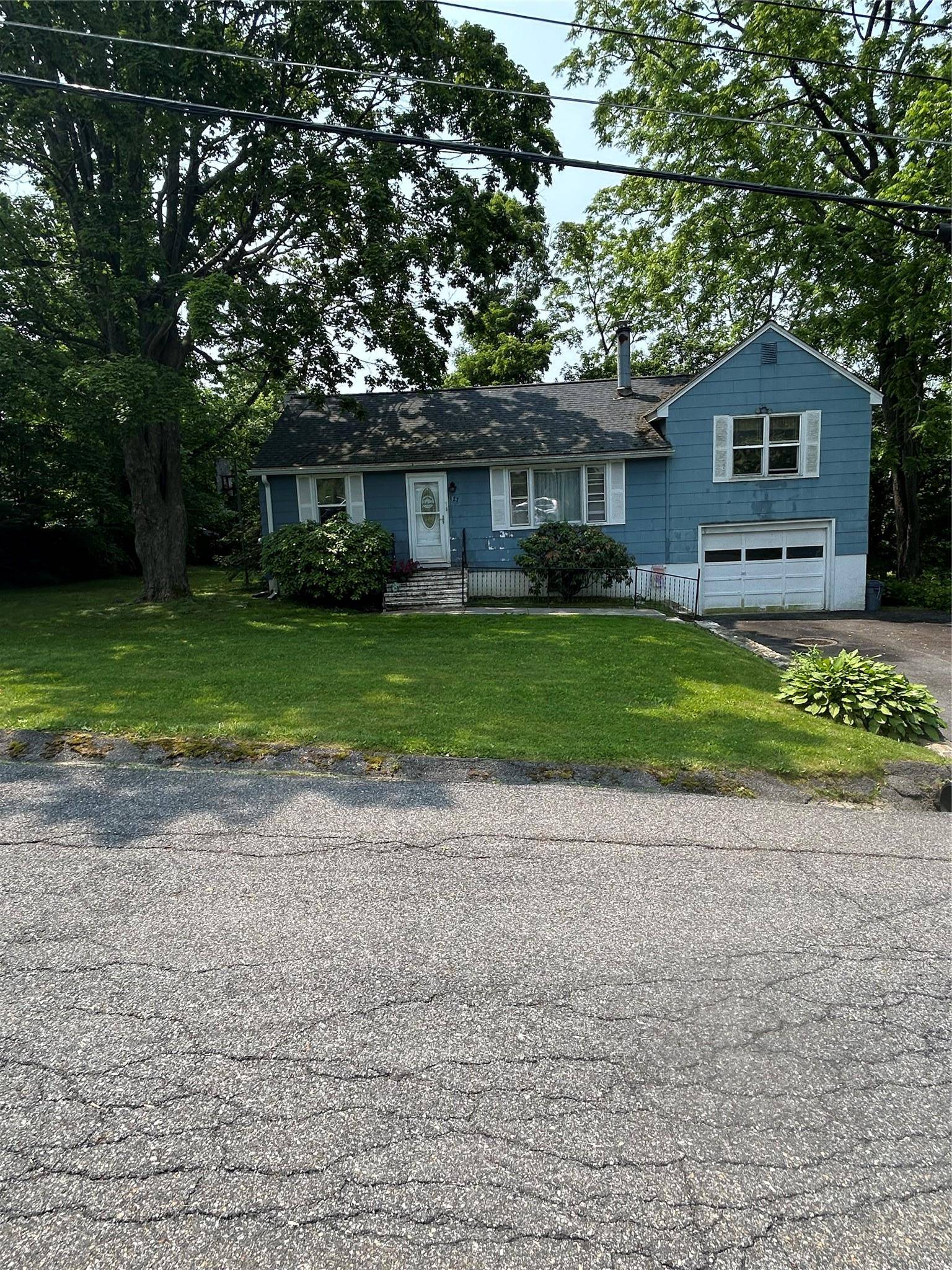 Carmel, NY 10512,127 Woodland DR