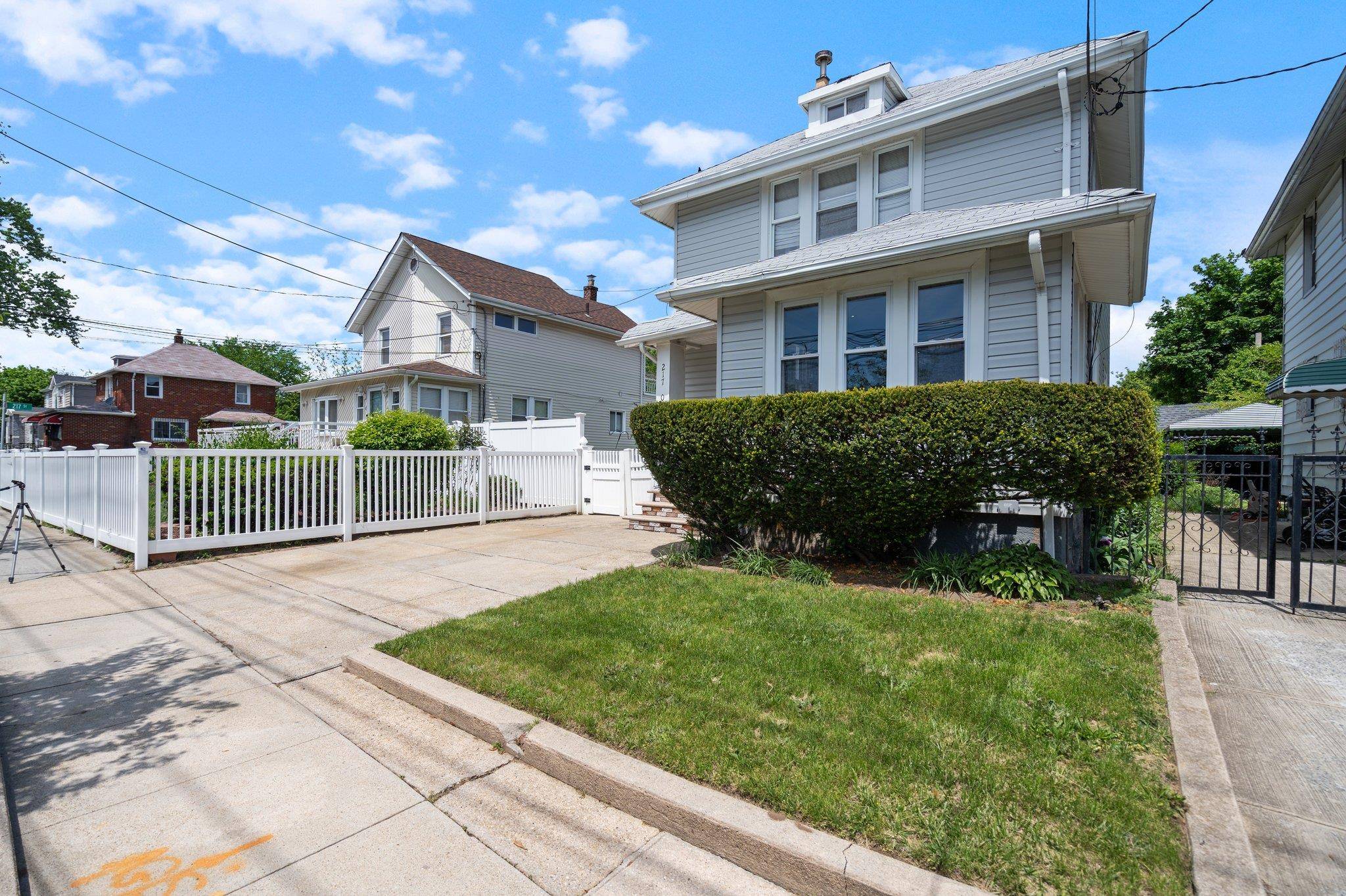 Springfield Gardens, NY 11413,217-07 131st AVE