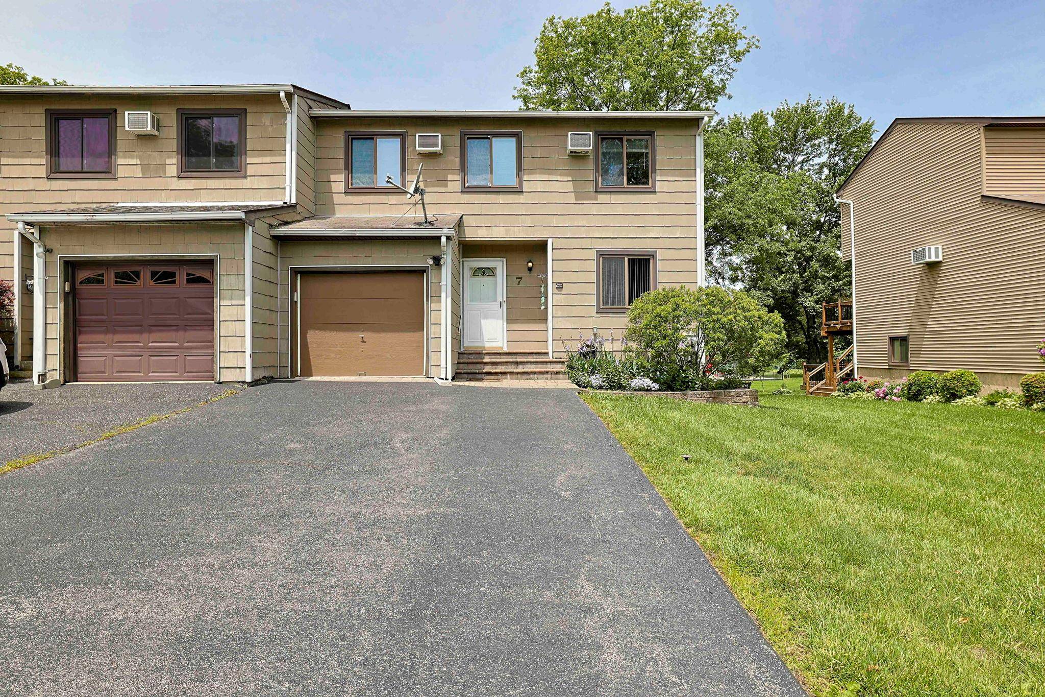 Fishkill, NY 12524,7 Briar CT