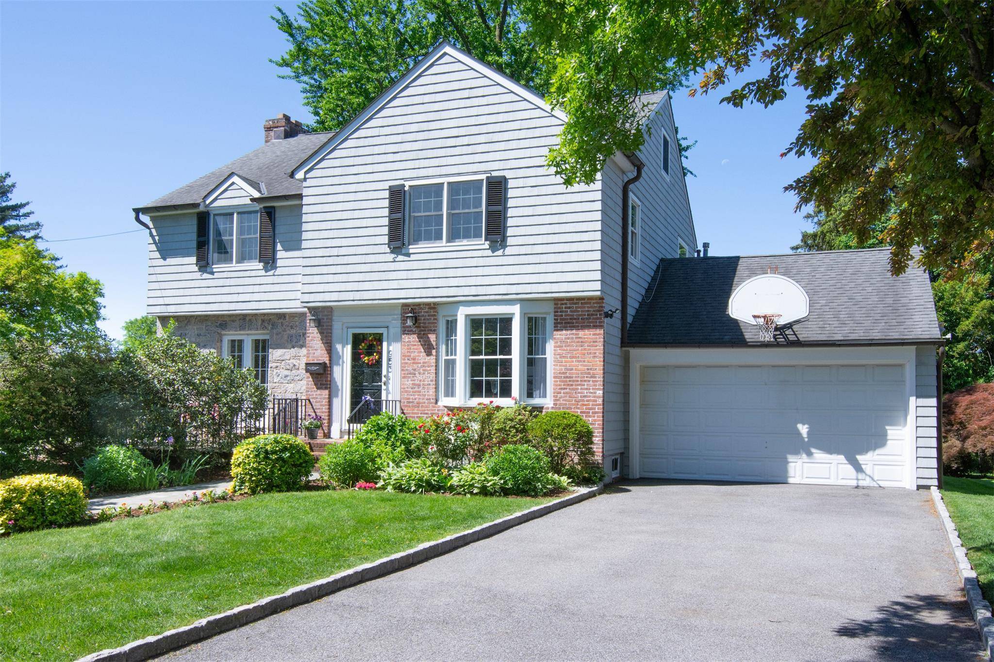 Pelham, NY 10803,953 Peace ST