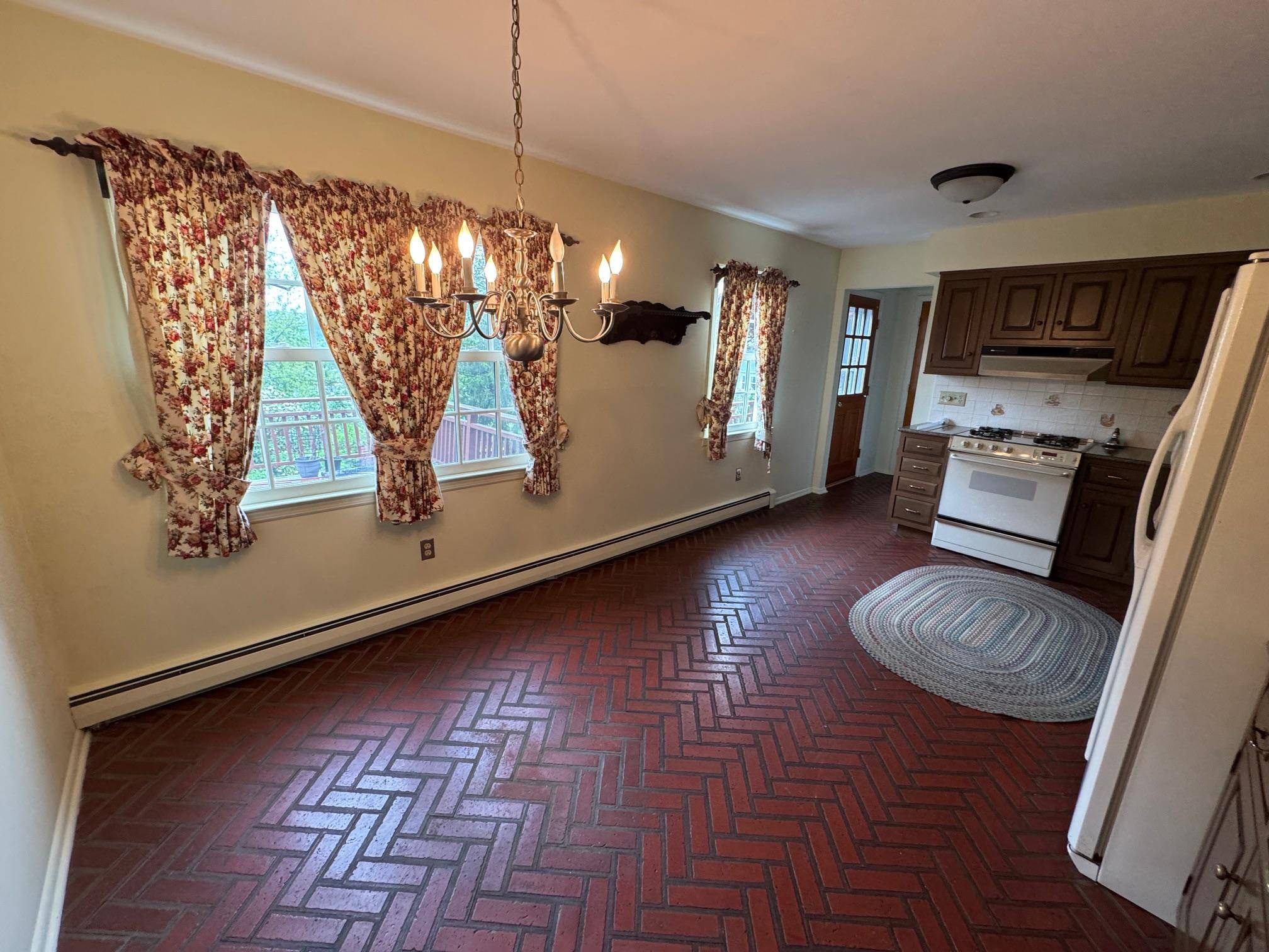 Yorktown Heights, NY 10598,3305 Nutly CIR
