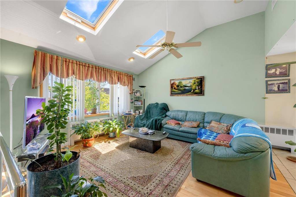 Baldwin, NY 11510,3496 Bay Front DR