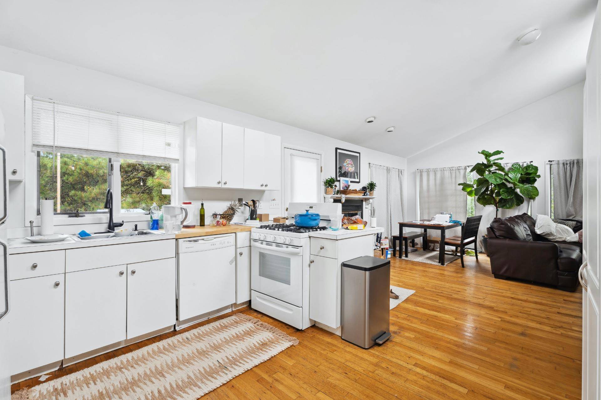 Southampton, NY 11968,1806 County Road 39