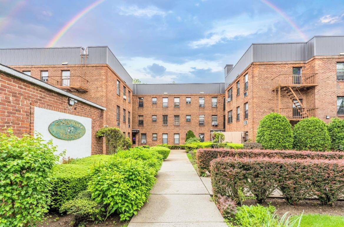 Bayside, NY 11364,215-43 48 Avenue #3A