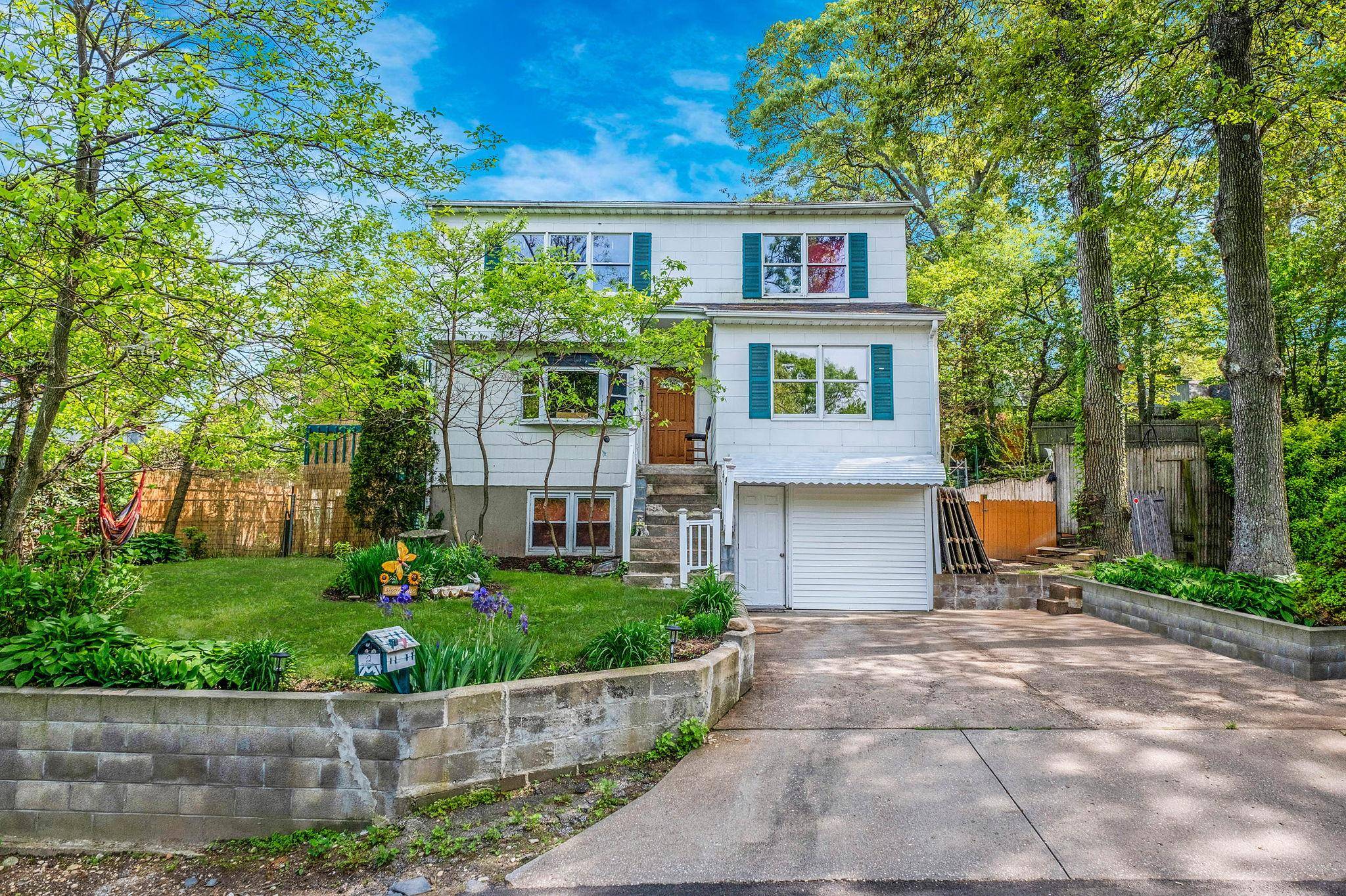 Sound Beach, NY 11789,2 Queen DR