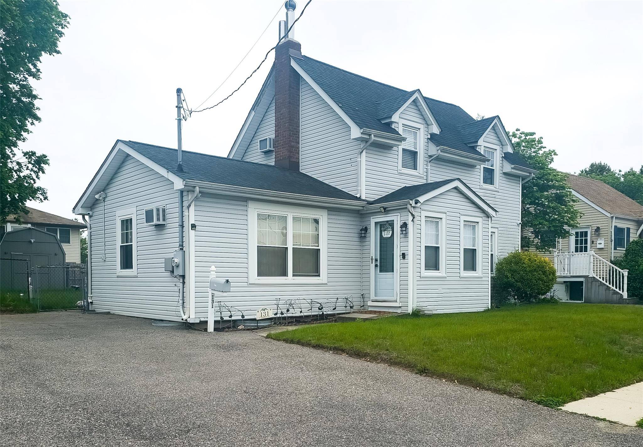Lindenhurst, NY 11757,131 E Alhambra AVE