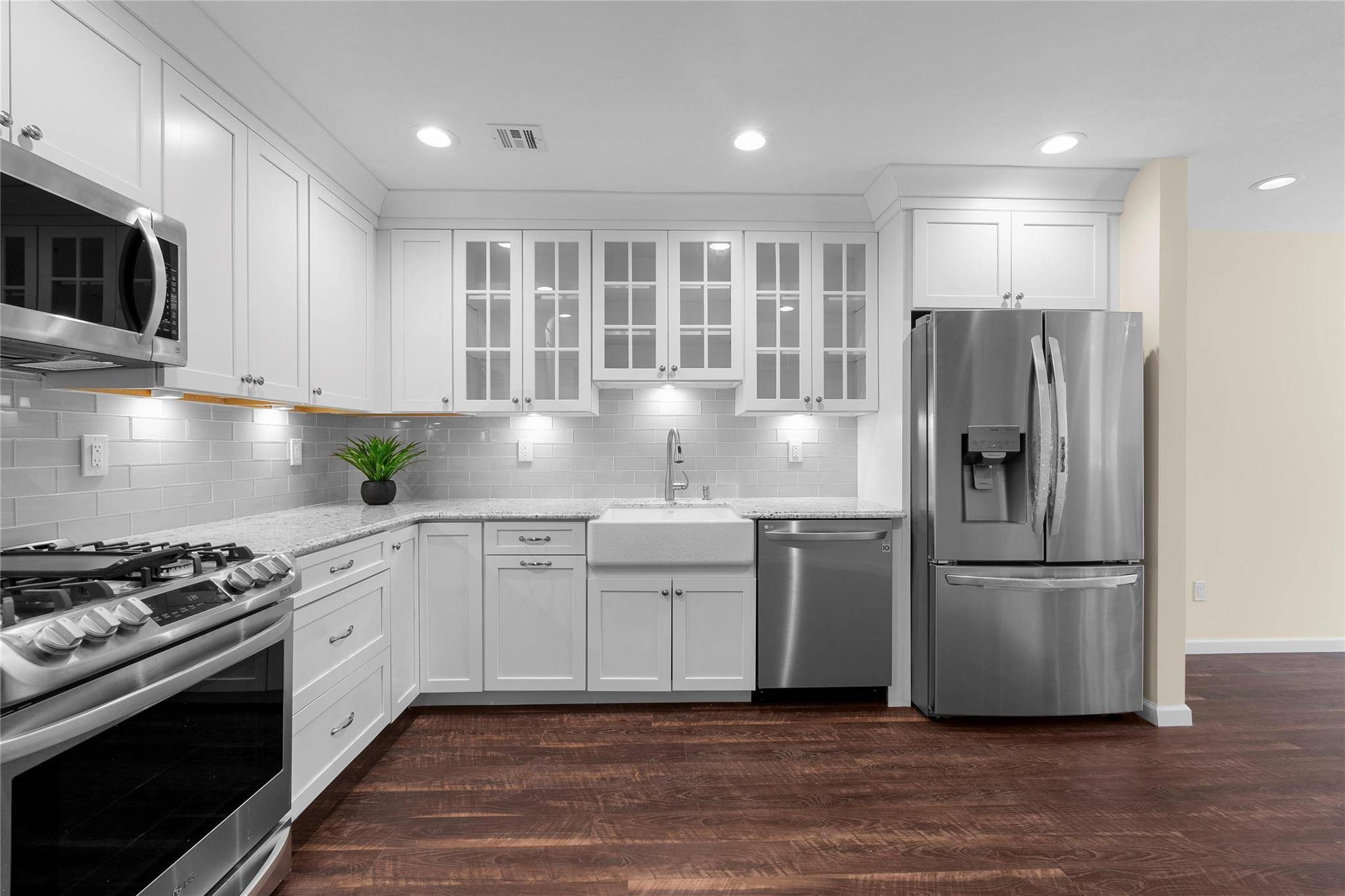 North Babylon, NY 11703,159 Alicia DR