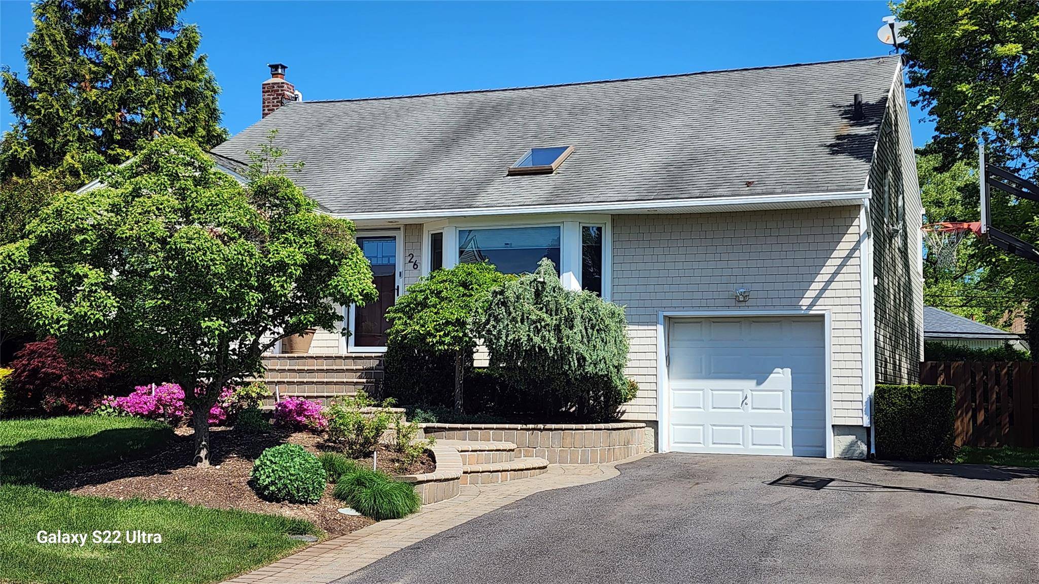 Jericho, NY 11753,26 Tioga DR