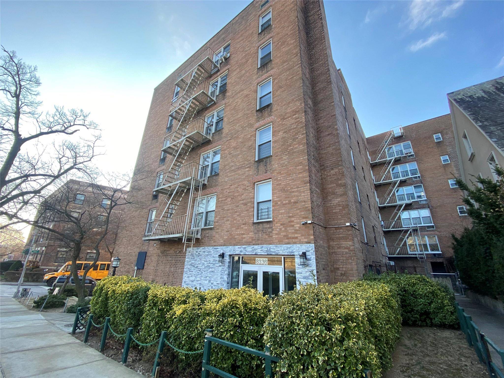 Kew Gardens, NY 11415,83-36 Beverly RD #6D