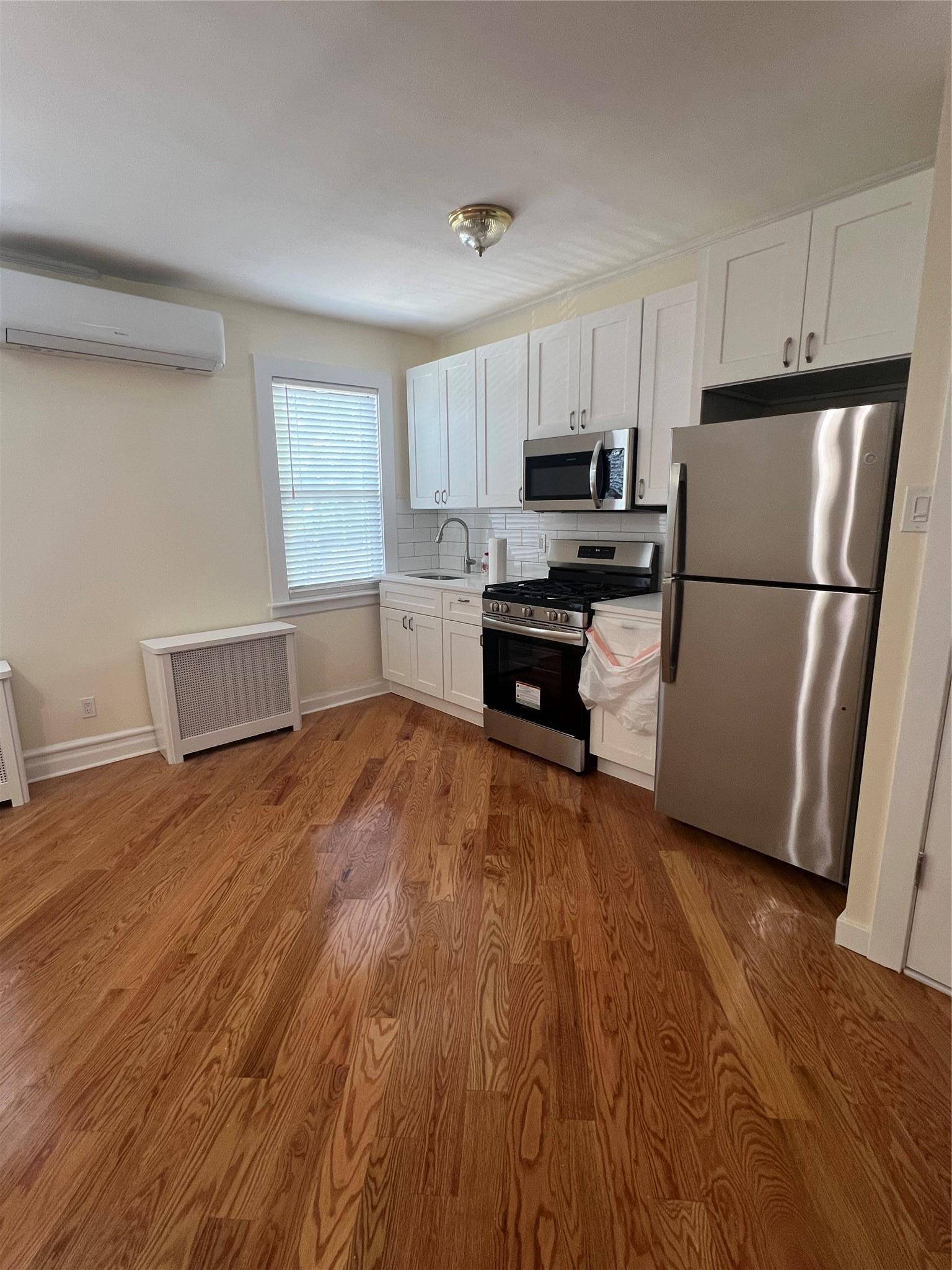 Jamaica Hills, NY 11432,82-71 160th Street #2fl