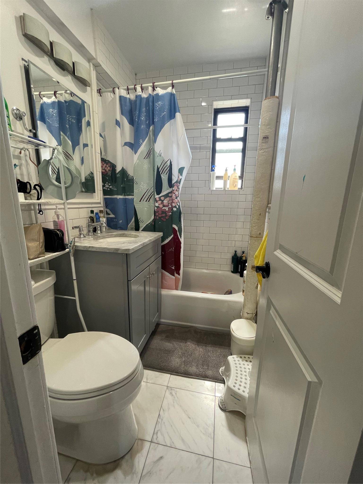 Elmhurst, NY 11373,44- 21 Macnish ST #6C