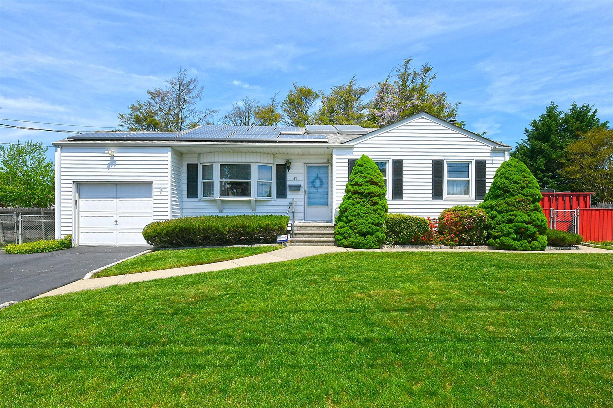 Brentwood, NY 11717,53 Hale ST