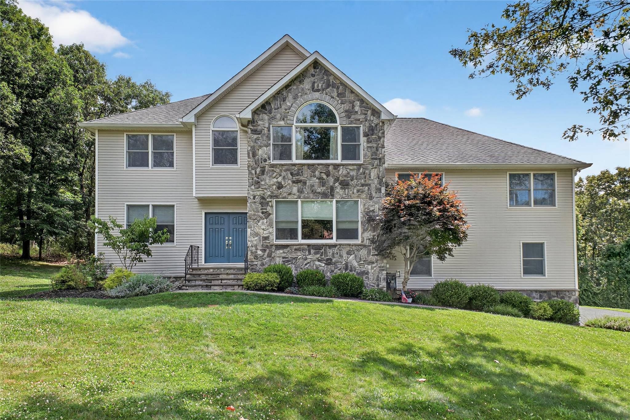 Carmel, NY 10512,37 Lindy DR