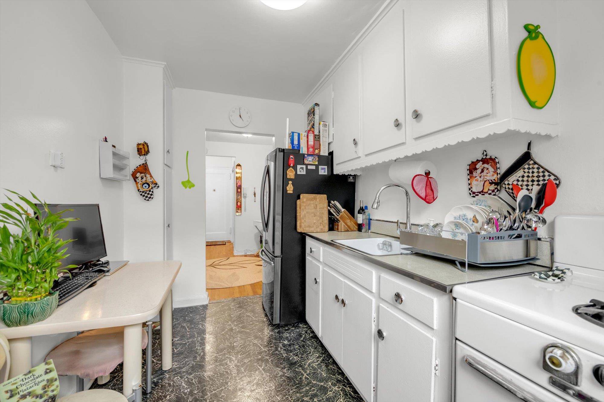 Forest Hills, NY 11375,105-55 62 DR #E6